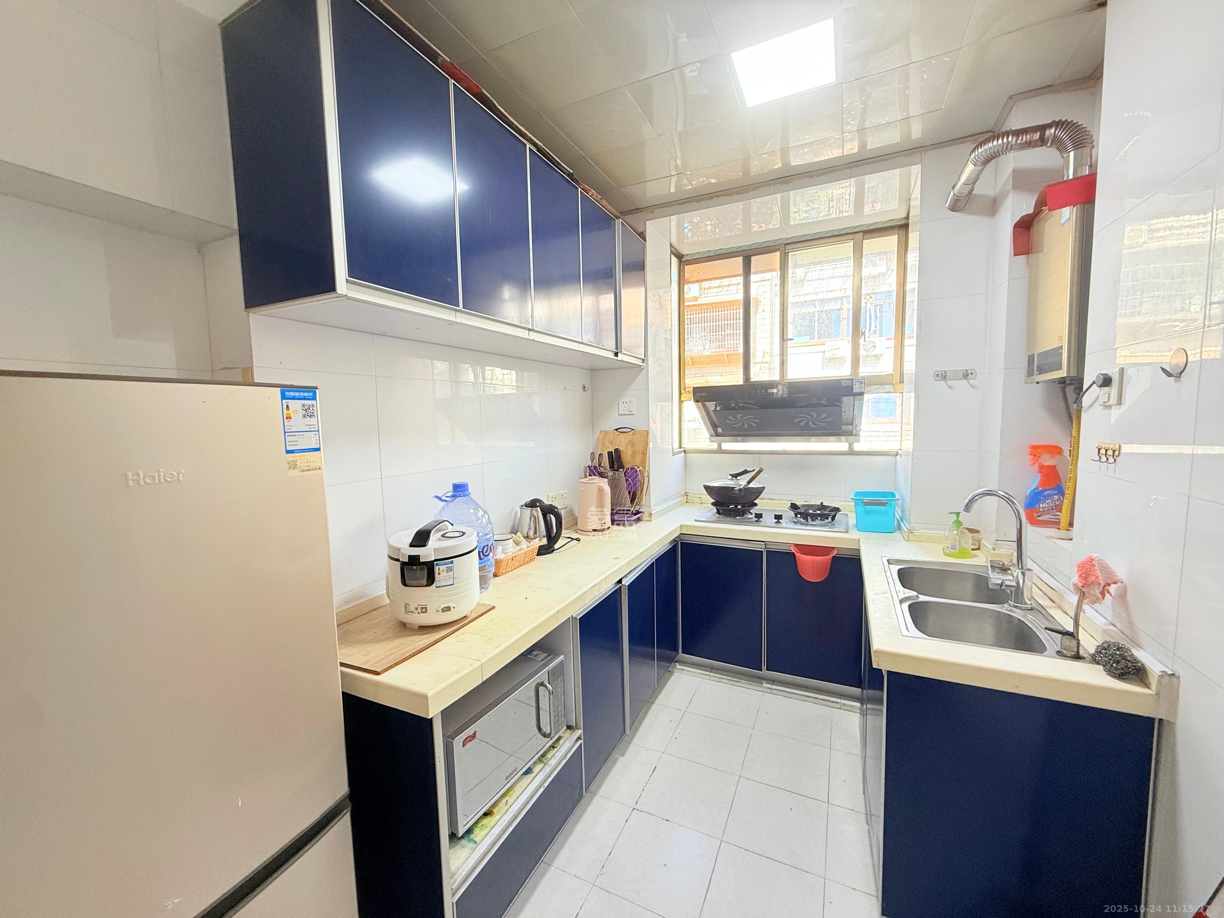 路桥宿舍  2室1厅1卫    1400.0元/月室内图