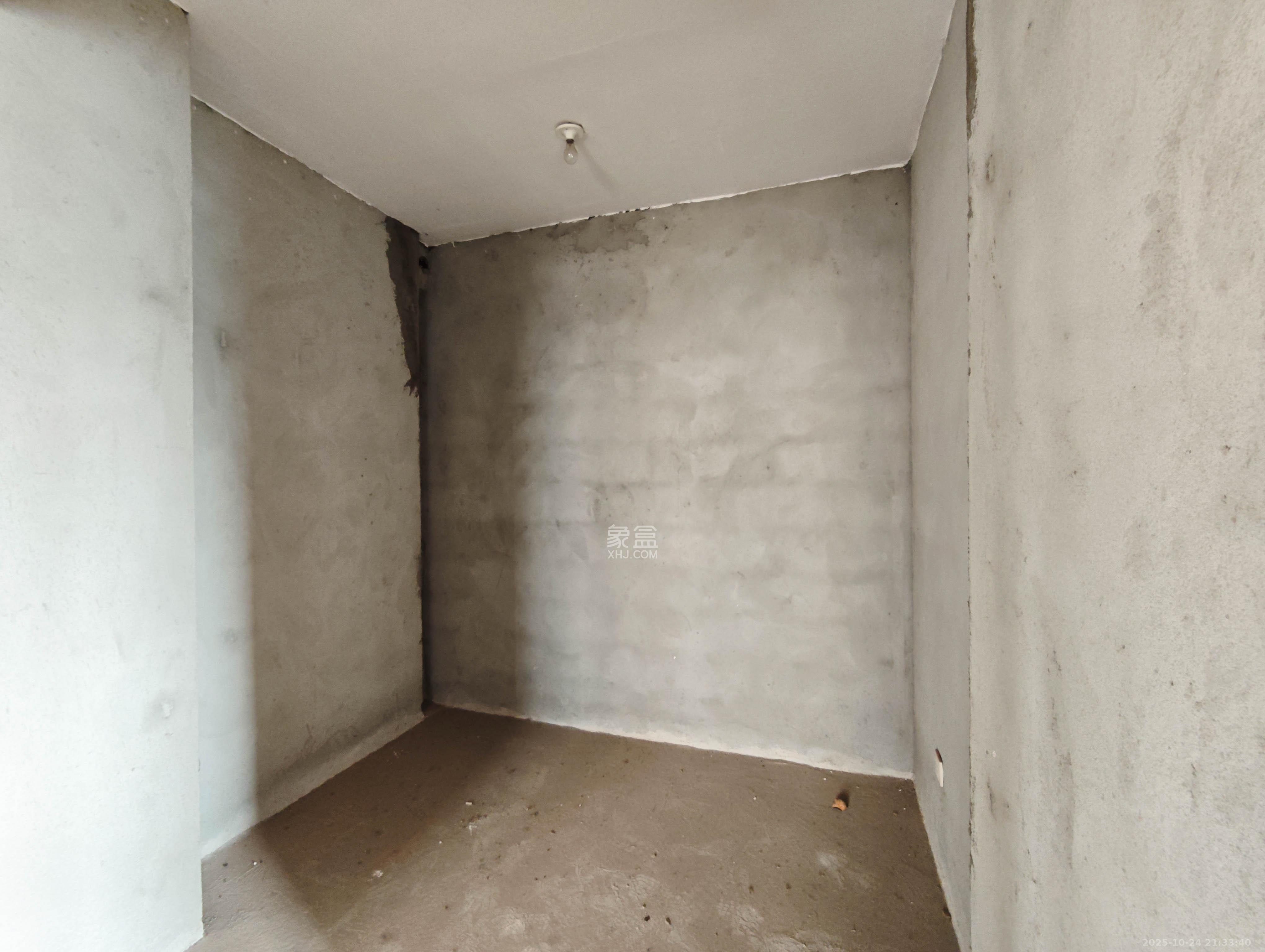 湘水郡(兴旺小爱同学)  4室2厅2卫    90.0万 湘水郡(兴旺小爱同学)  4室2厅2卫    90.0万其他