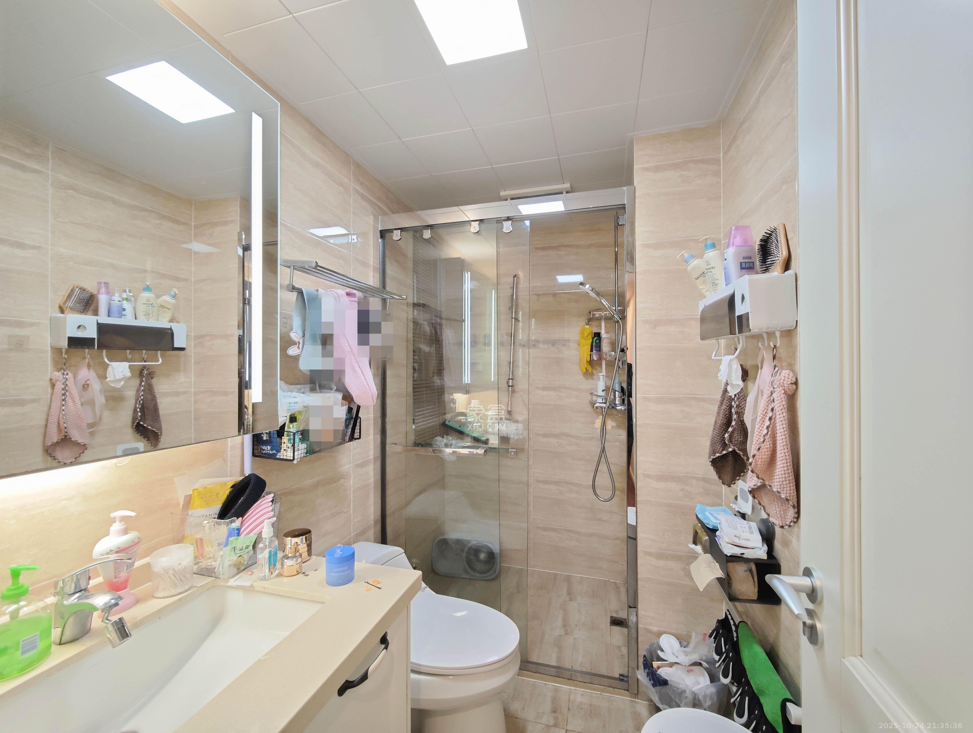 万科魅力之城观澜里 4室2厅2卫 210.0万 万科魅力之城观澜里 4室2厅2卫 210.0万卫生间