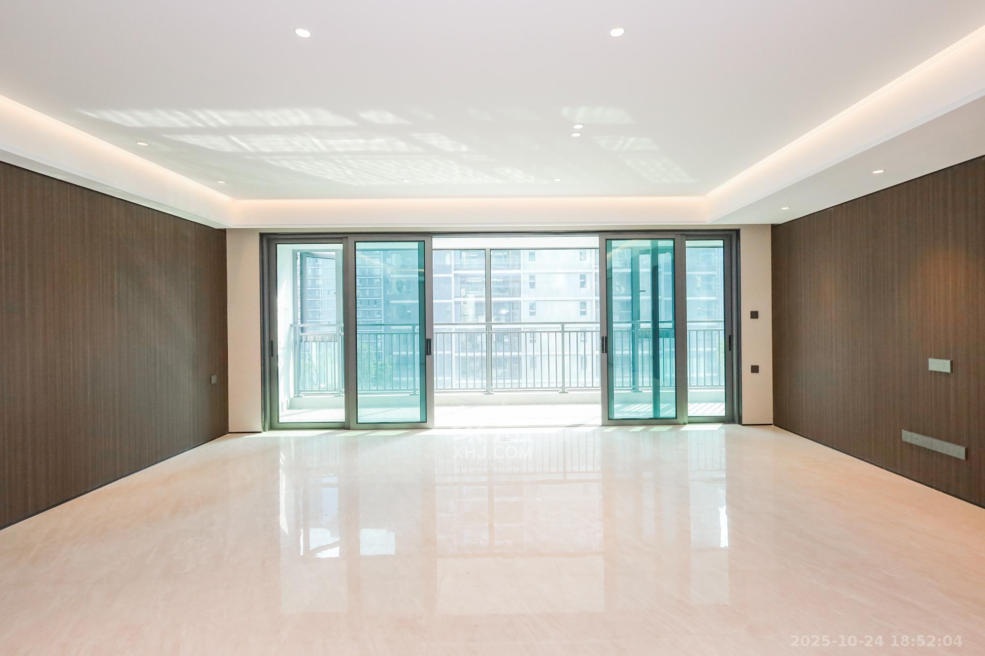 招商蛇口滨江境  3室2厅2卫    420.0万 招商蛇口滨江境  3室2厅2卫    420.0万客厅