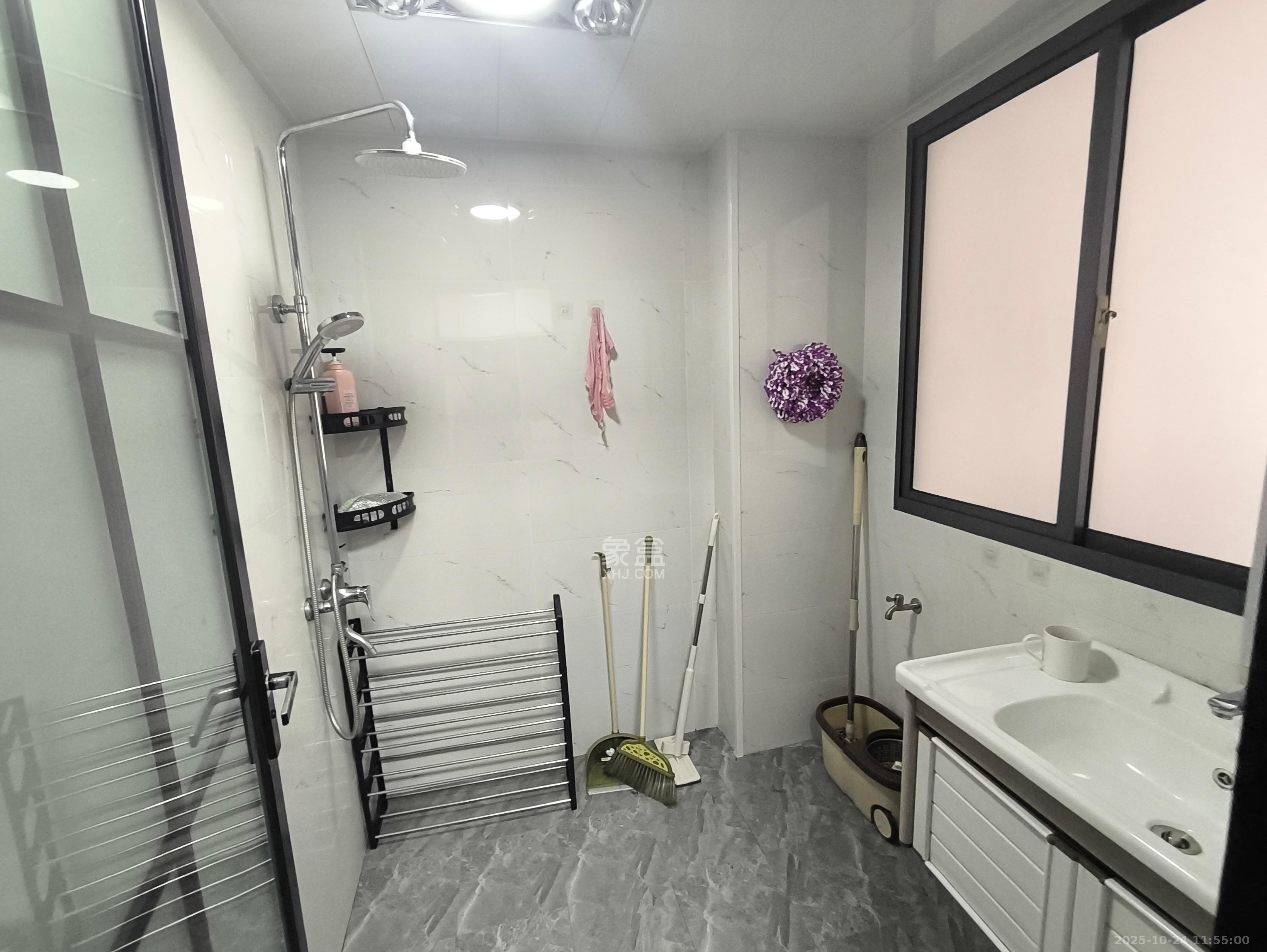 钱隆世家  1室1厅1卫    1400.0元/月 钱隆世家  1室1厅1卫    1400.0元/月室内图