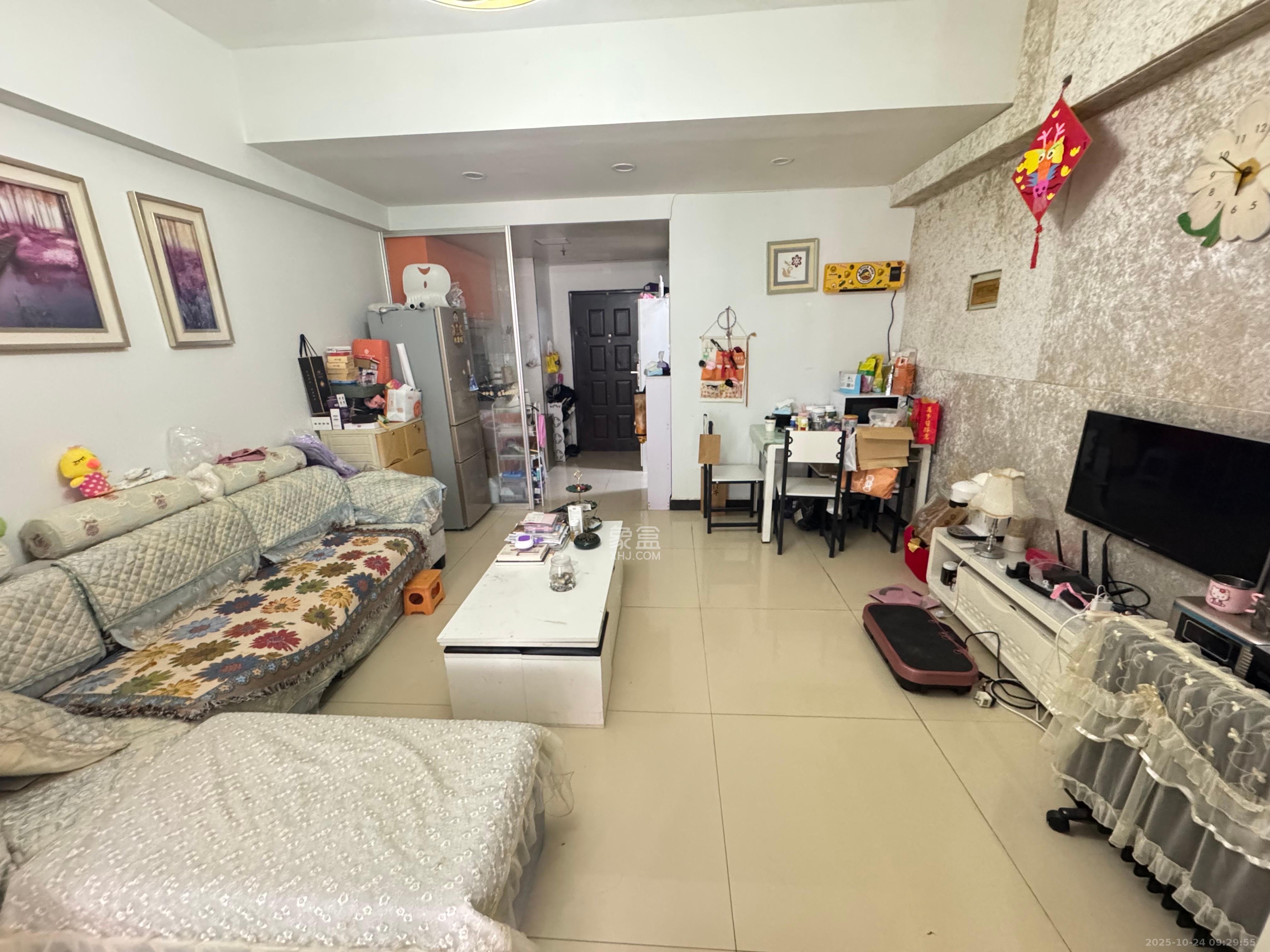 上城星座  2室1厅1卫    2100.0元/月室内图1