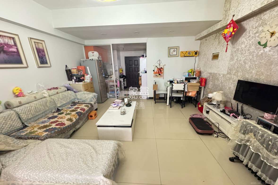 上城星座  2室1厅1卫    2100.0元/月 上城星座  2室1厅1卫    2100.0元/月室内图