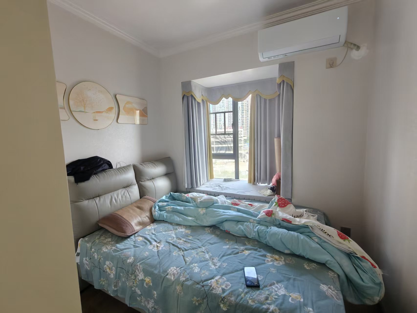 宁邦中心(二期公园里) 4室2厅2卫 108.0万 宁邦中心(二期公园里) 4室2厅2卫 108.0万客厅