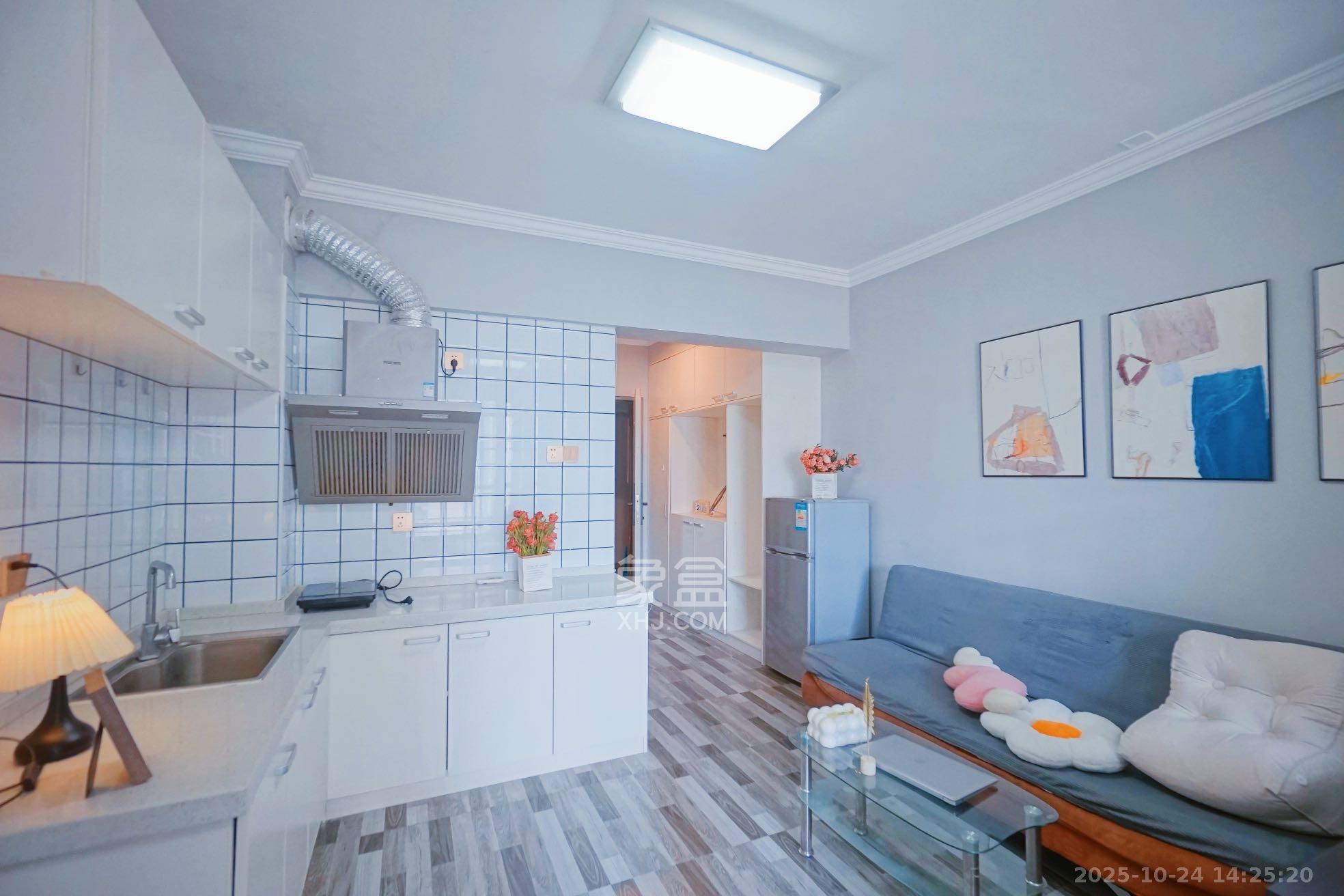 三万英尺  1室1厅1卫    2000.0元/月室内图