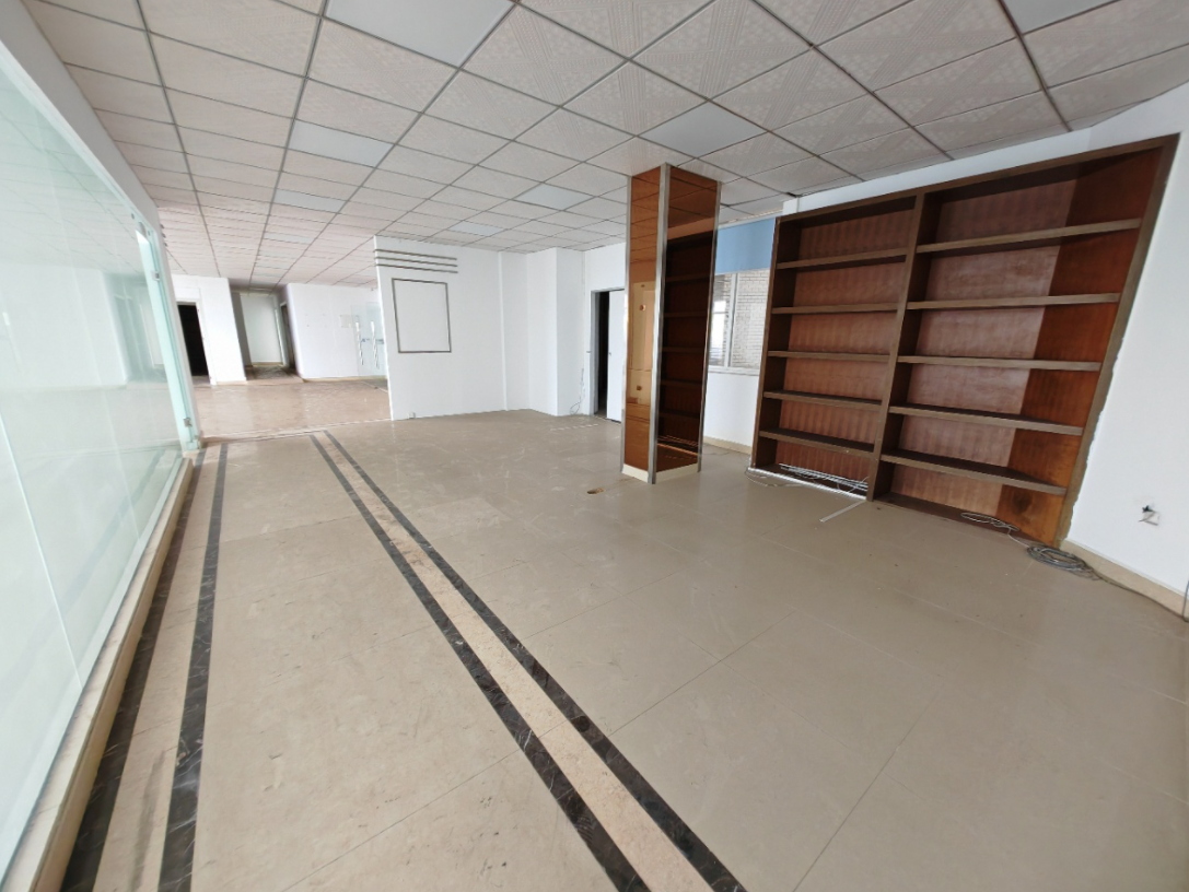 半山花园 10室2厅3卫 20000.0元/月 半山花园 10室2厅3卫 20000.0元/月室内图