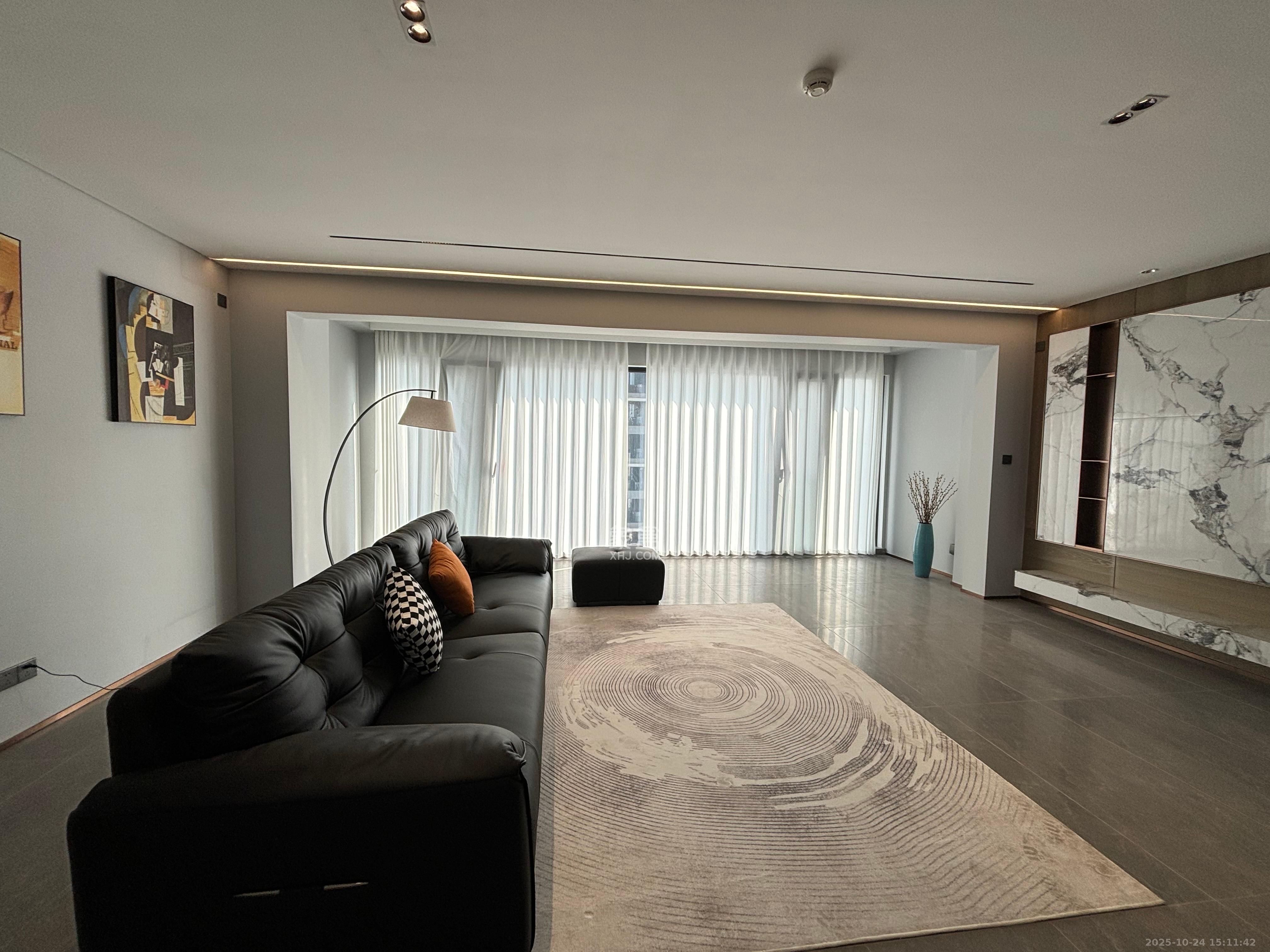 长沙悦府（华润万象城）  3室2厅3卫    10000.0元/月室内图