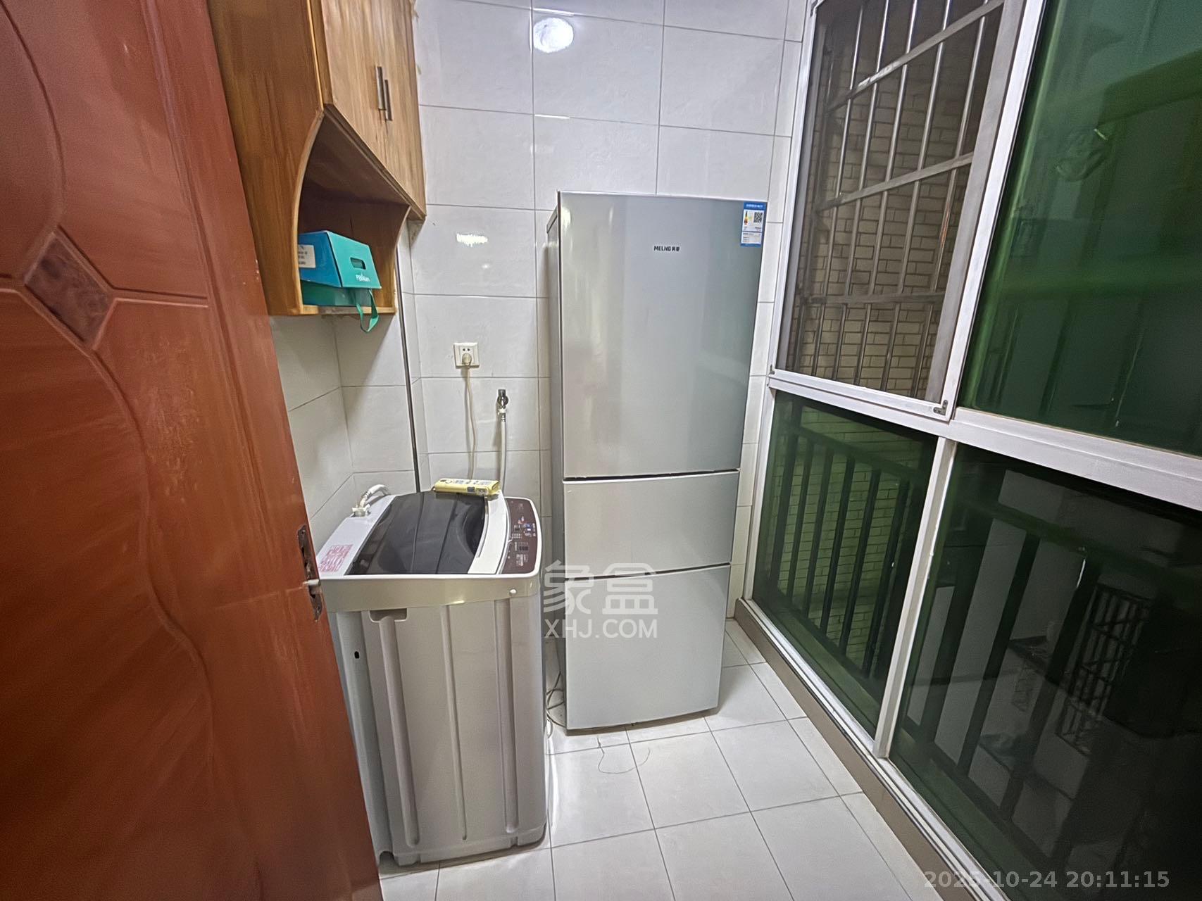 洞井二小区  3室2厅2卫    1800.0元/月室内图