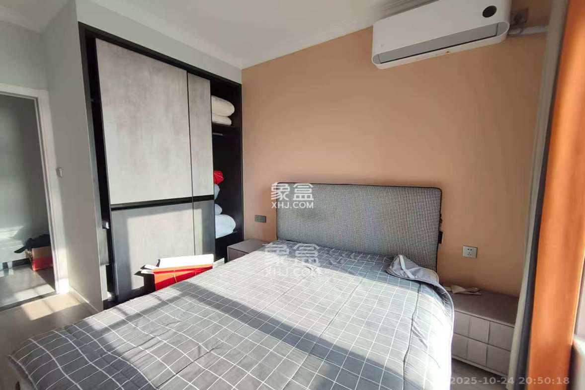 绿地海外滩二期  3室2厅2卫    2200.0元/月 绿地海外滩二期  3室2厅2卫    2200.0元/月室内图