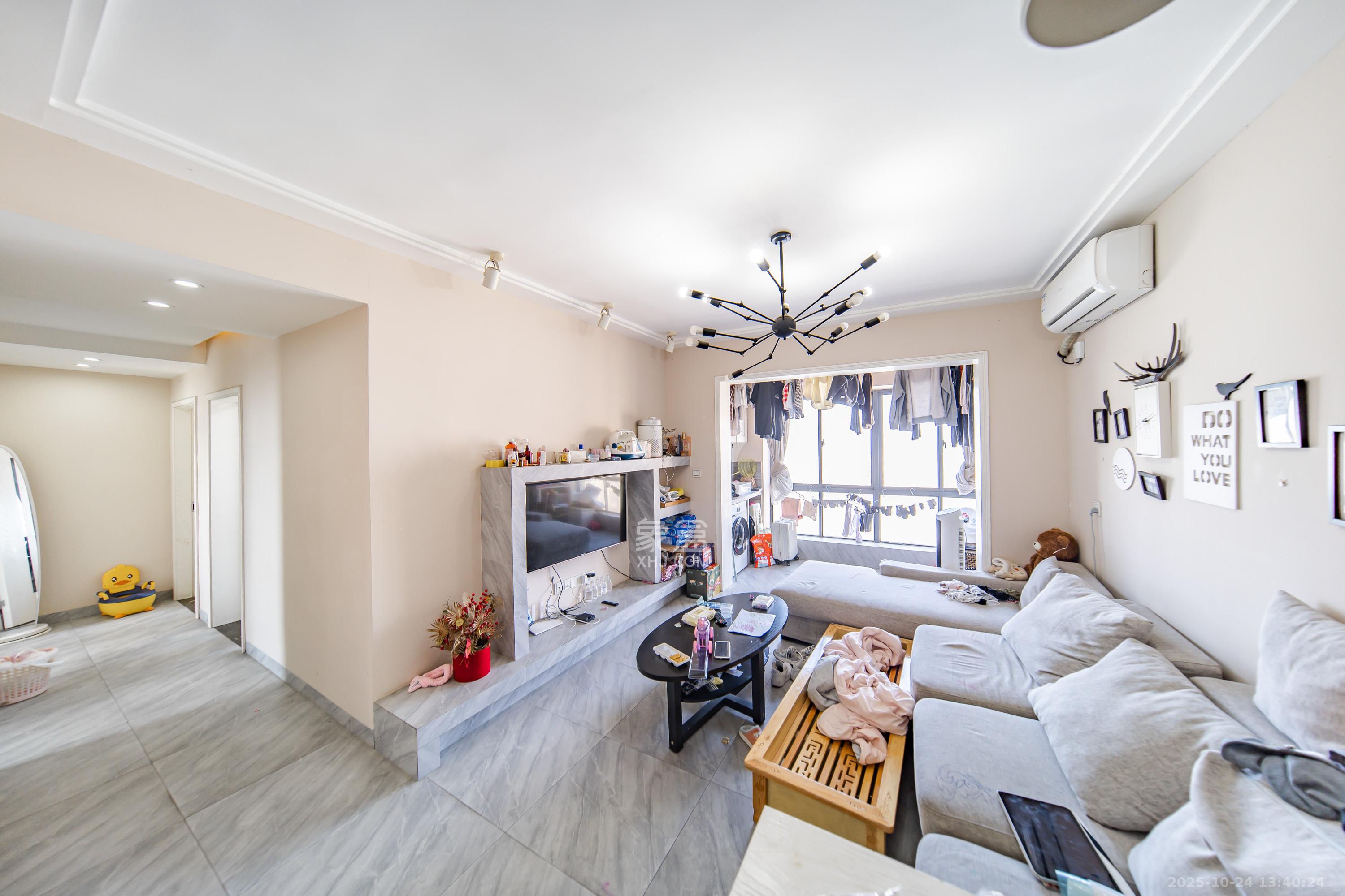 兰亭湾畔 3室2厅1卫 83.0万 兰亭湾畔 3室2厅1卫 83.0万客厅