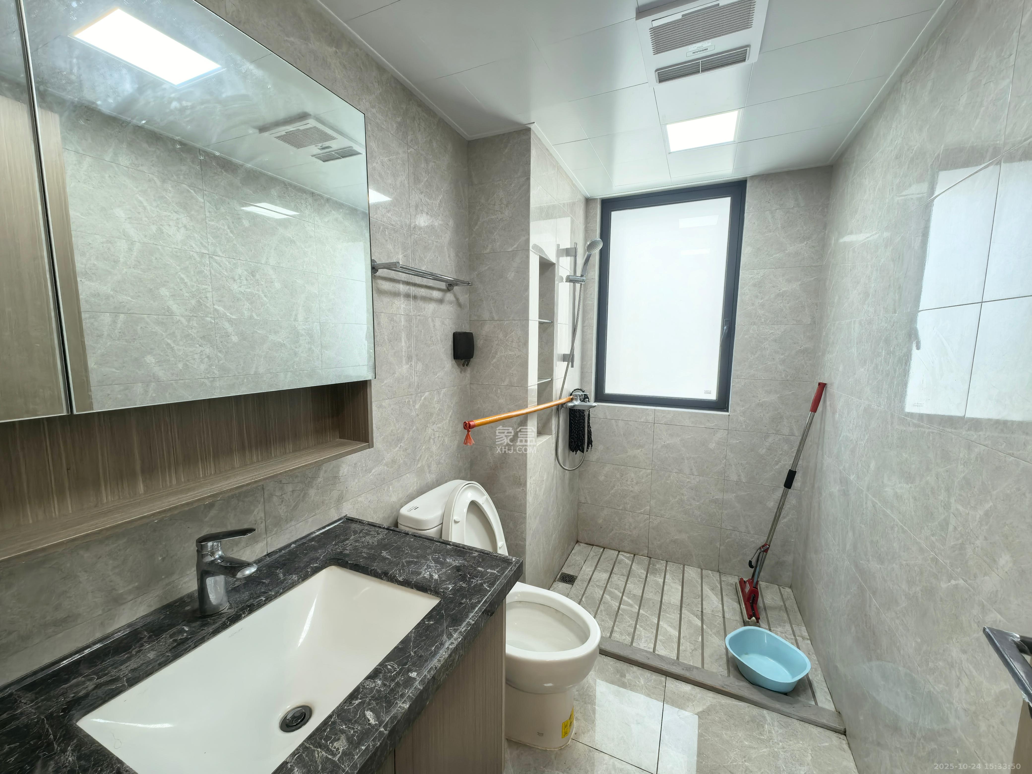 中海麓山境北区 4室2厅2卫 3000.0元/月 中海麓山境北区 4室2厅2卫 3000.0元/月室内图