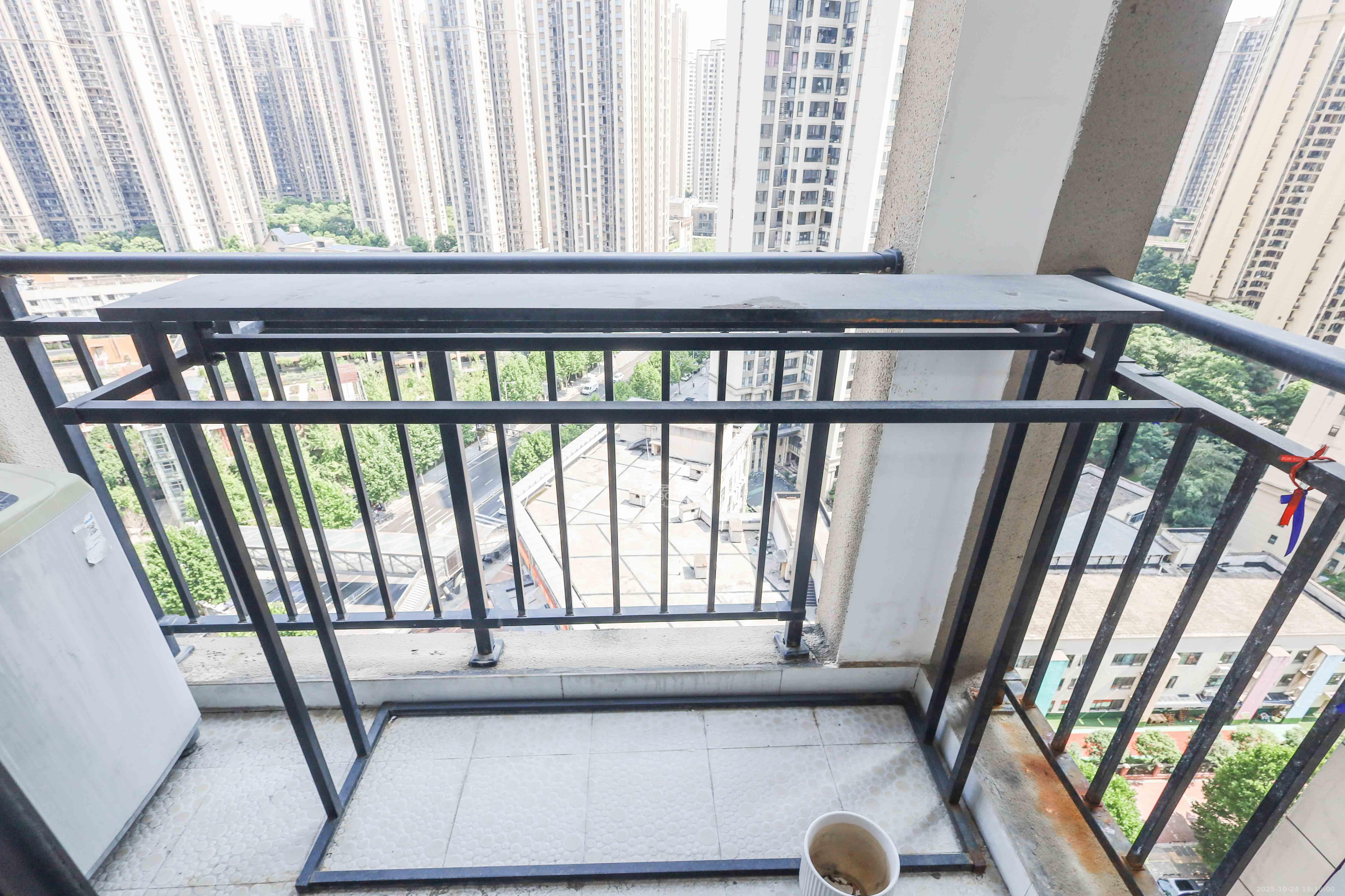 中国铁建梅溪青秀二期  4室2厅2卫    145.0万阳台