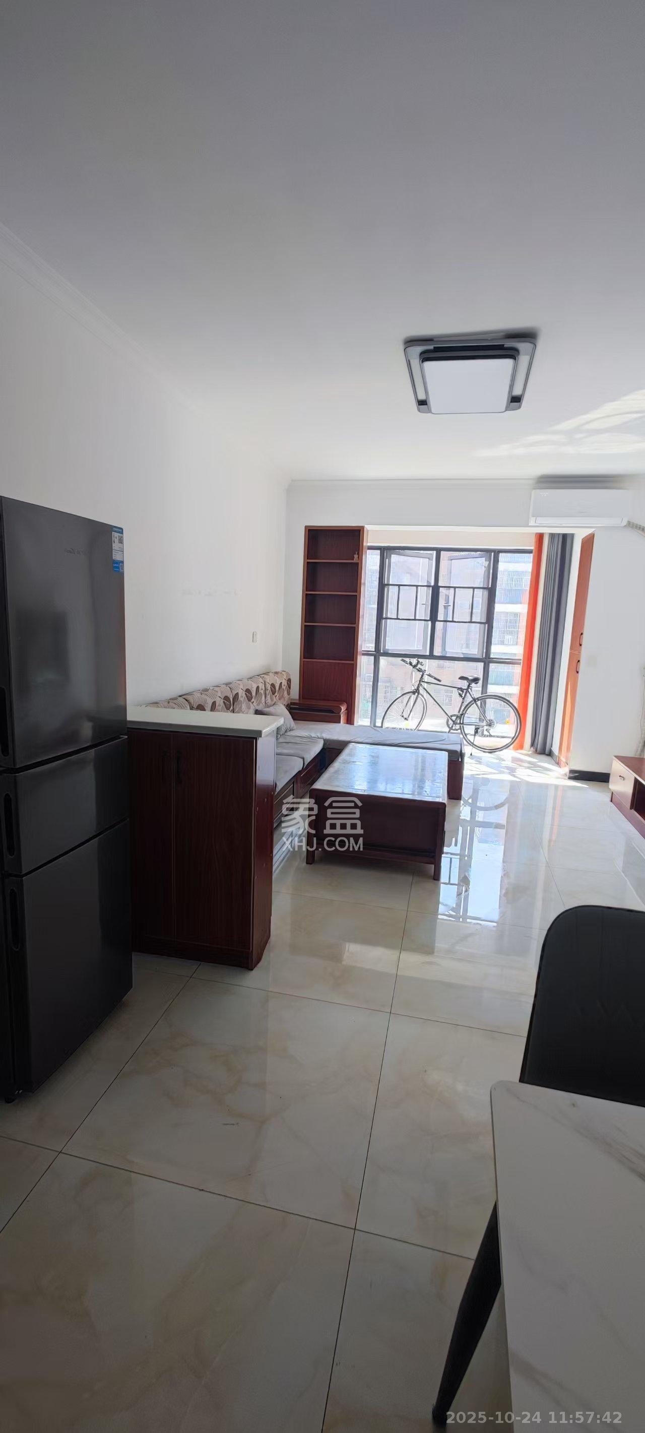 山水新城  2室2厅1卫    2000.0元/月 山水新城  2室2厅1卫    2000.0元/月