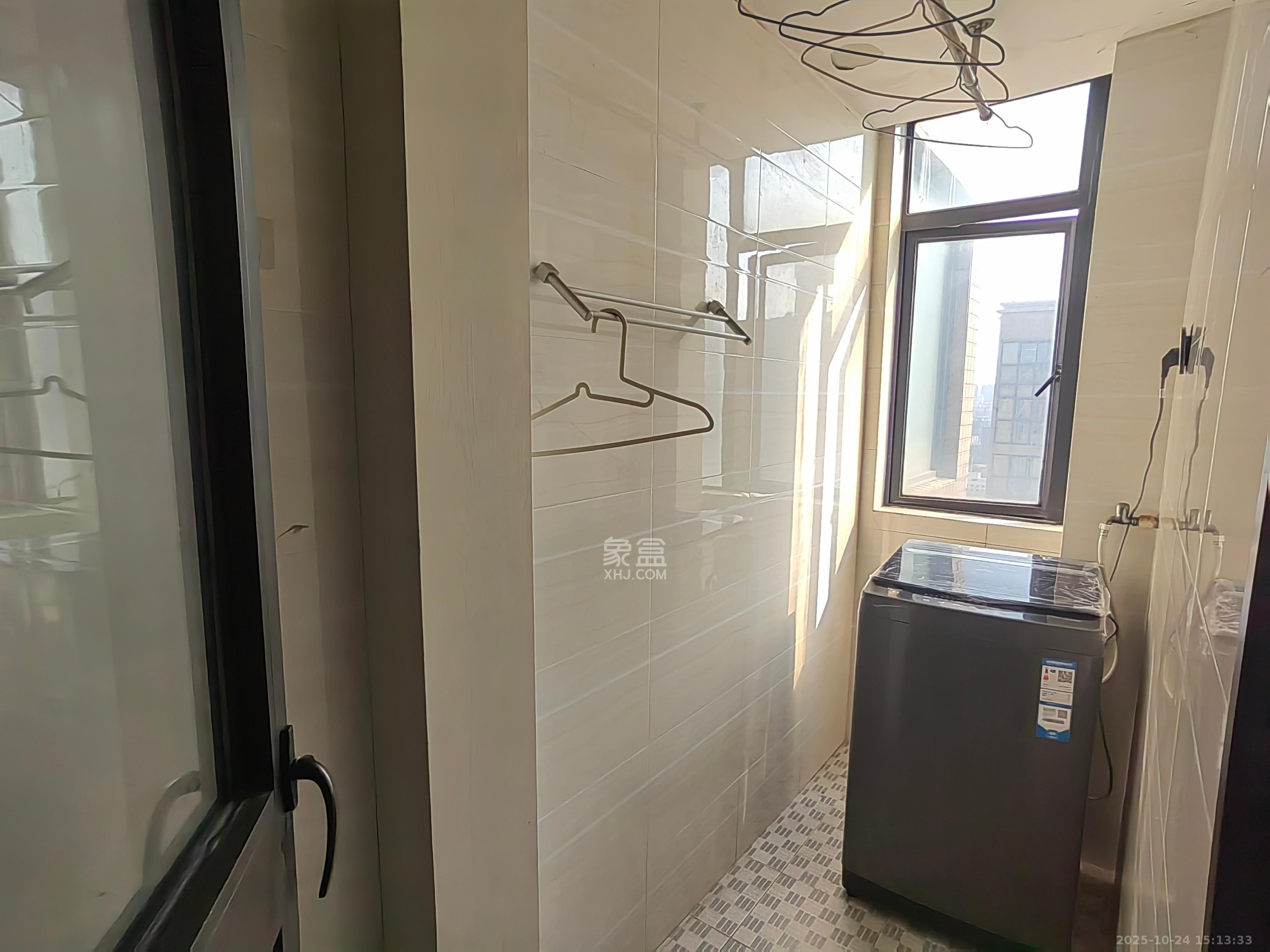 锦湘国际星城三期(锦绣苑) 2室2厅1卫 2100.0元/月 锦湘国际星城三期(锦绣苑) 2室2厅1卫 2100.0元/月室内图