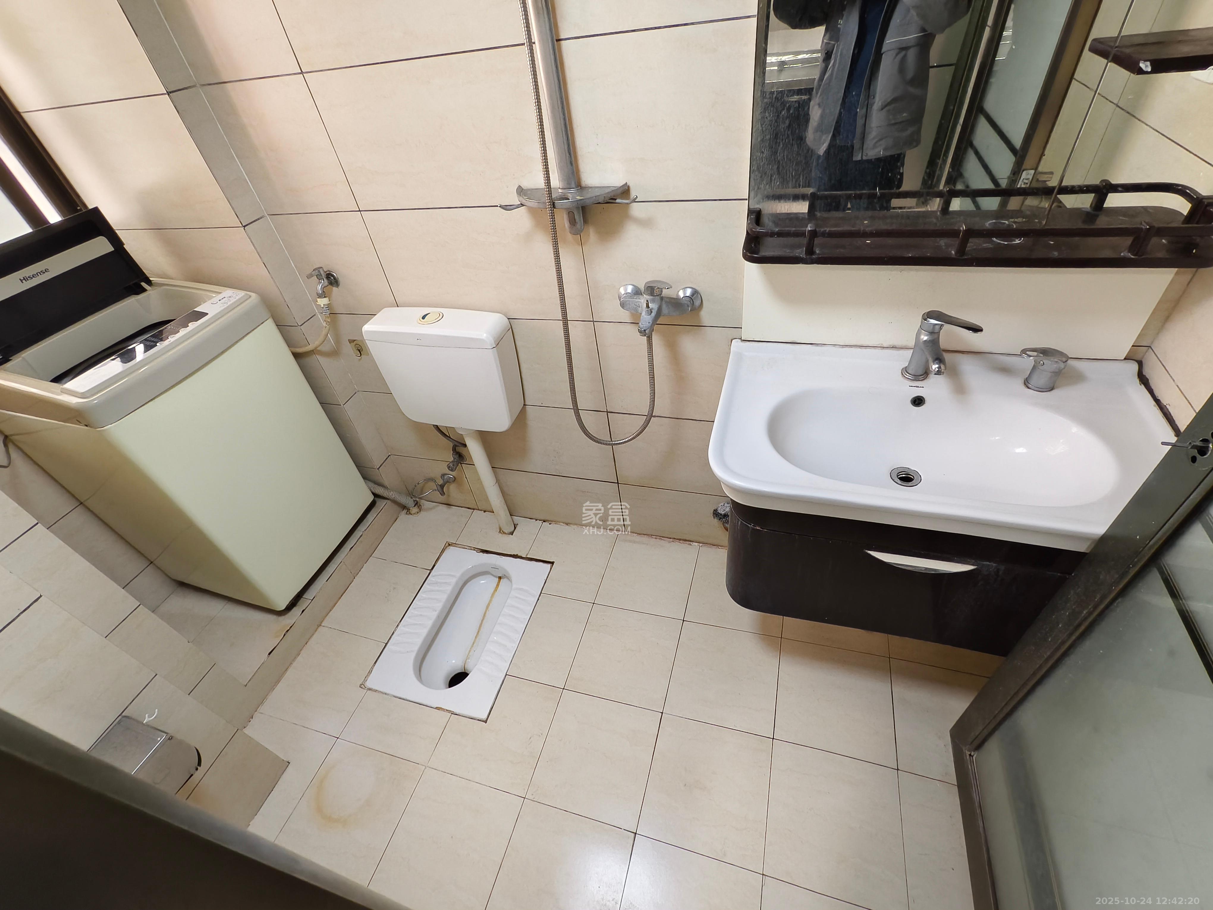 蒋家垅社区 2室1厅1卫 1500.0元/月 蒋家垅社区 2室1厅1卫 1500.0元/月室内图