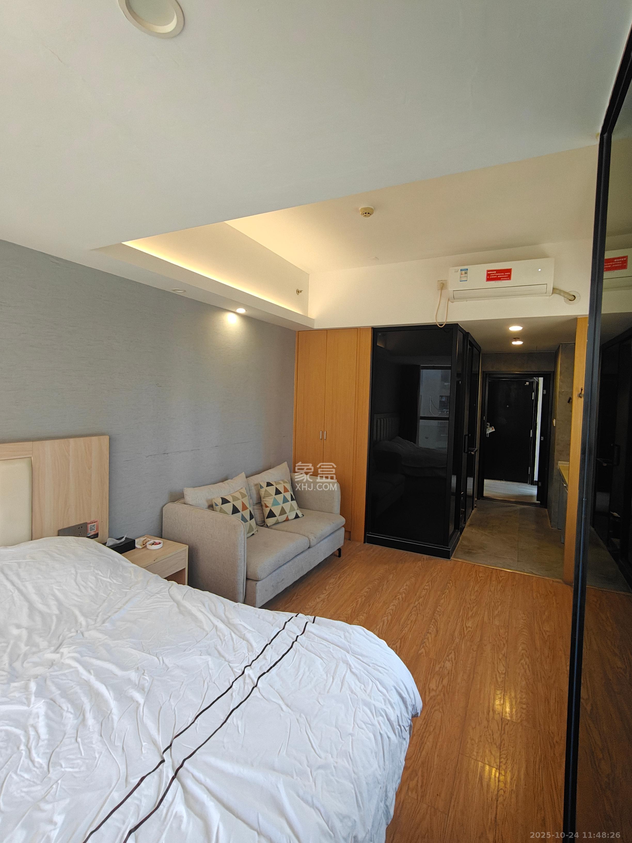 紫鑫御湖湾  1室1厅1卫    1000.0元/月 紫鑫御湖湾  1室1厅1卫    1000.0元/月室内图1