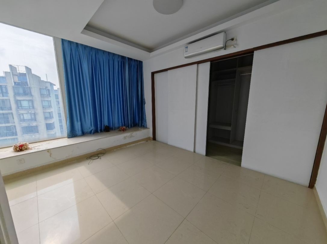 半山花园 10室2厅3卫 20000.0元/月 半山花园 10室2厅3卫 20000.0元/月室内图