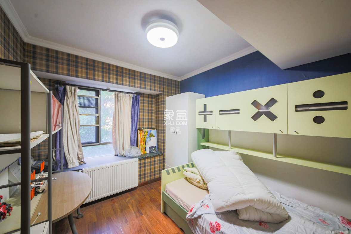 奥林匹克花园  4室2厅3卫    200.0万 奥林匹克花园  4室2厅3卫    200.0万卧室