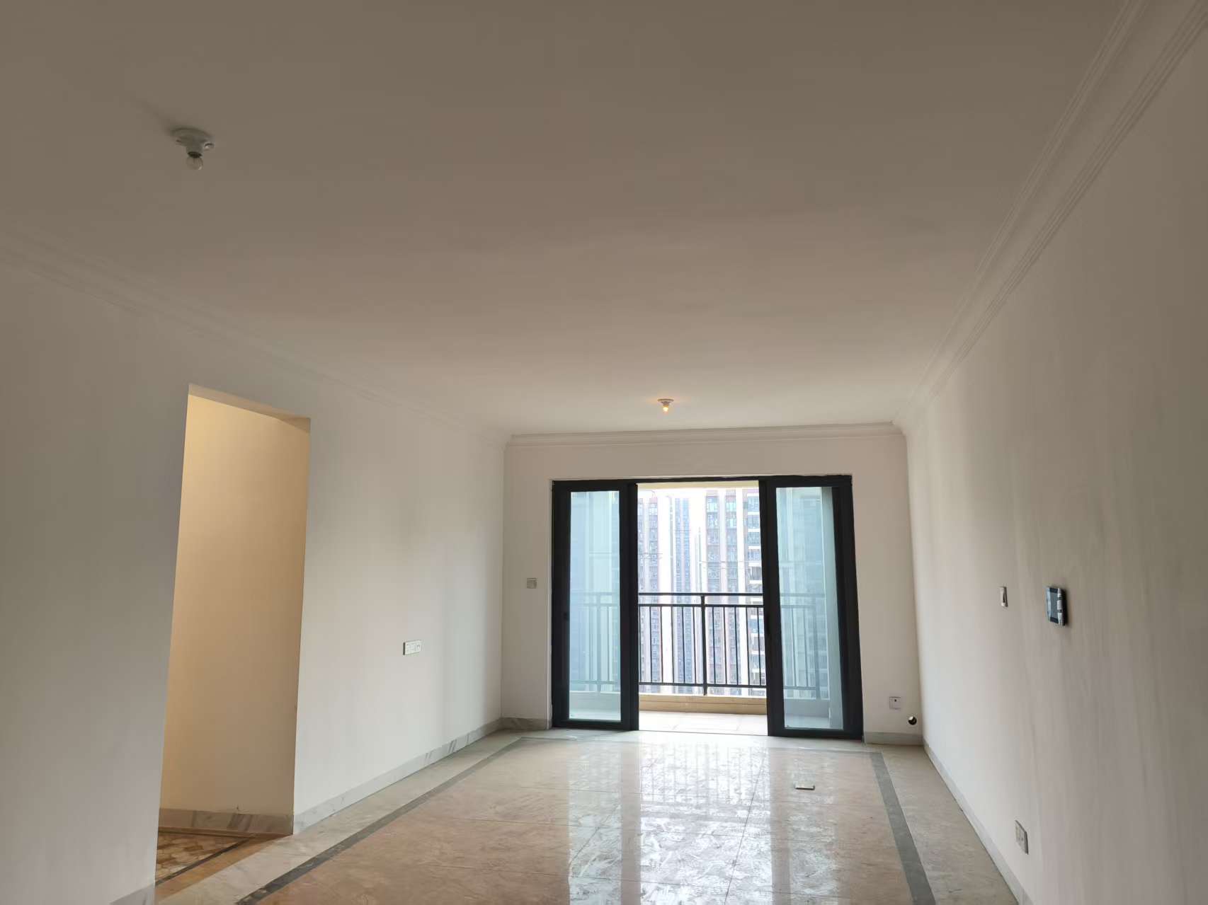 碧桂园梓山府 3室2厅2卫 1600.0元/月 碧桂园梓山府 3室2厅2卫 1600.0元/月室内图