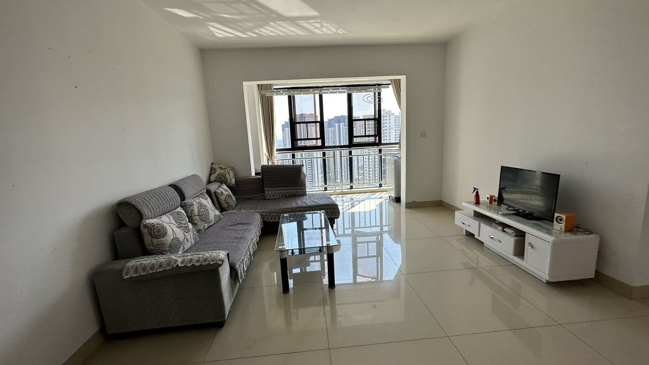 龙腾国际 3室2厅1卫 47.6万 龙腾国际 3室2厅1卫 47.6万室内图