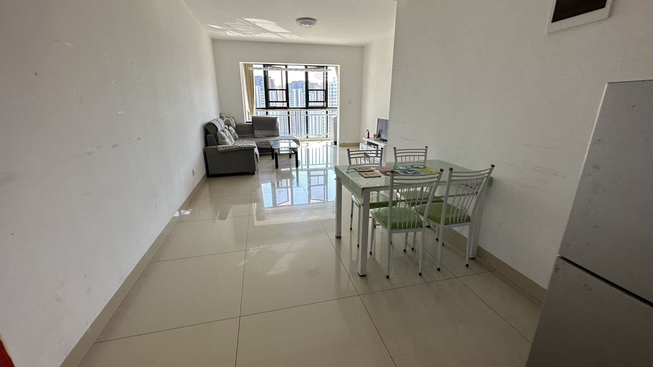 龙腾国际 3室2厅1卫 47.6万 龙腾国际 3室2厅1卫 47.6万室内图