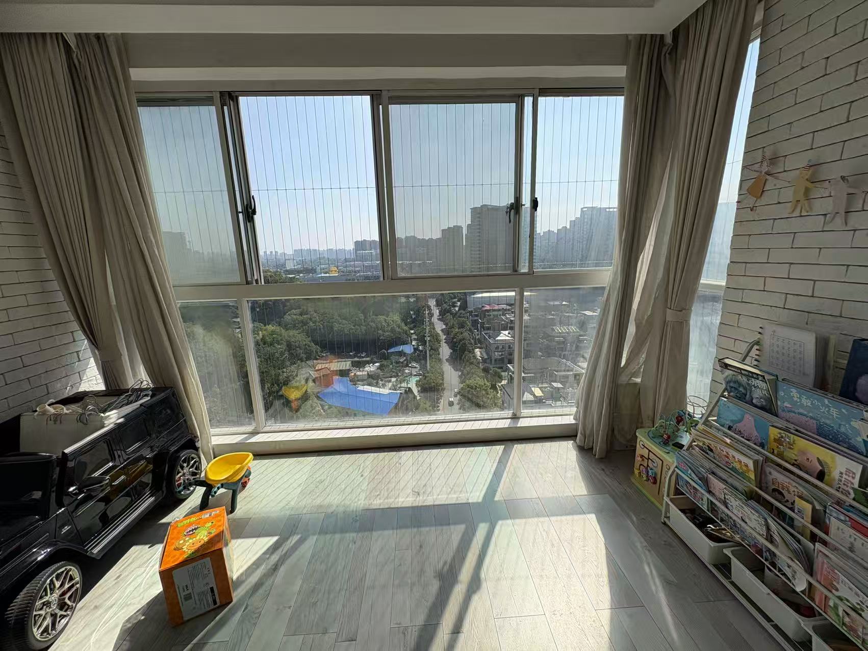 美的城二期  3室2厅2卫    59.8万 美的城二期  3室2厅2卫    59.8万室内图