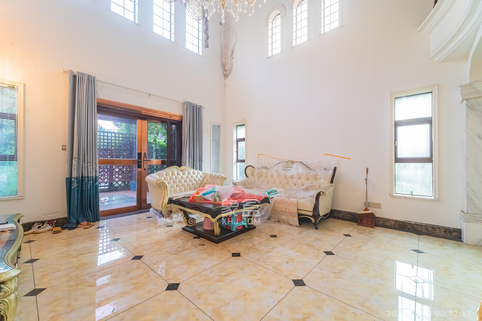 鹏基诺亚山林  5室3厅4卫    330.0万 鹏基诺亚山林  5室3厅4卫    330.0万