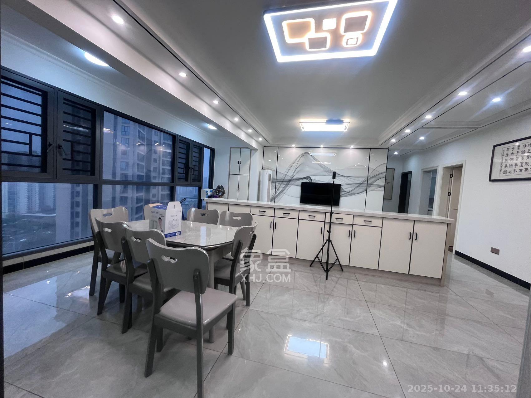 山水梅溪雅郡  4室2厅2卫    3200.0元/月室内图