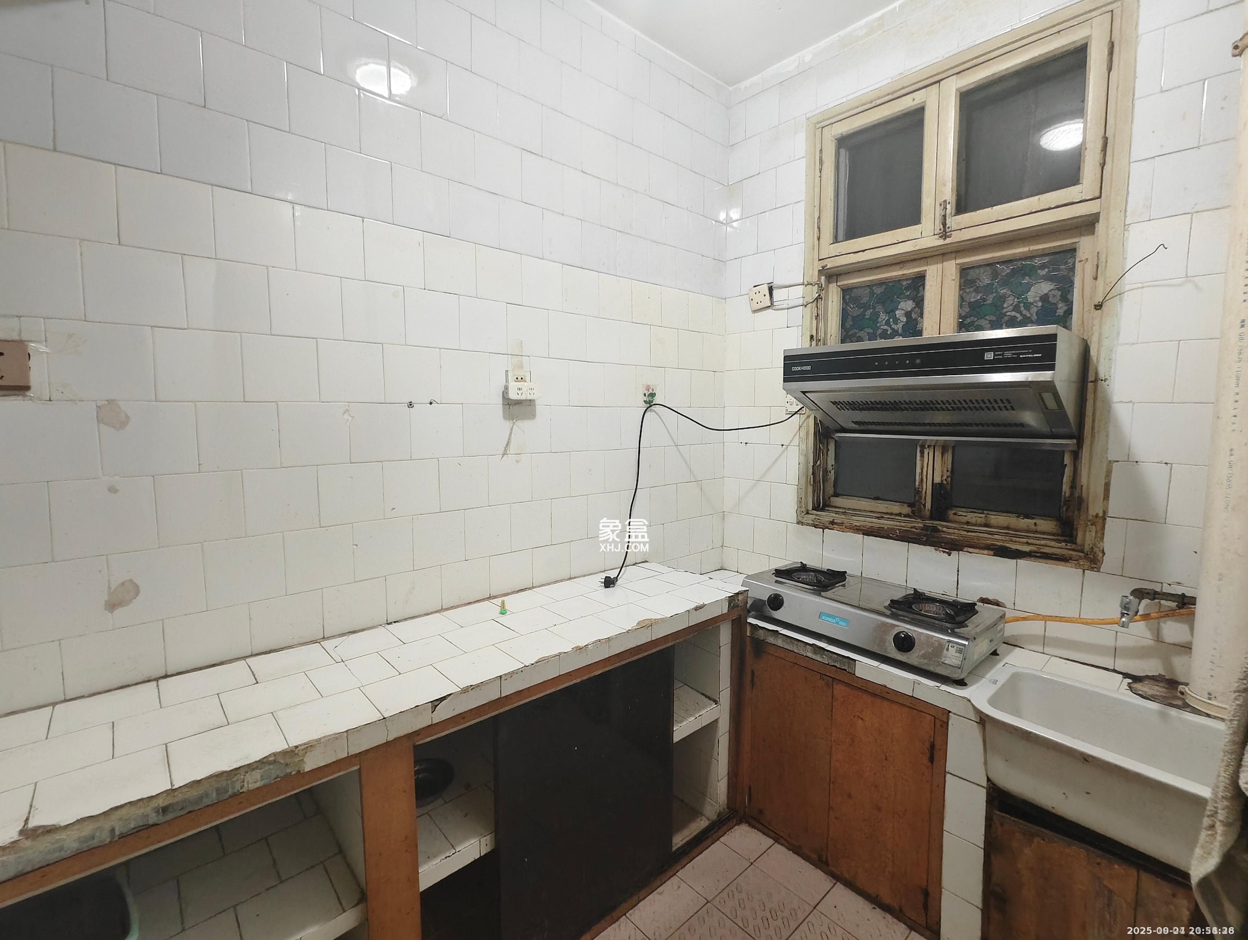 湘绣研究所南院 2室1厅1卫 1400.0元/月 湘绣研究所南院 2室1厅1卫 1400.0元/月室内图