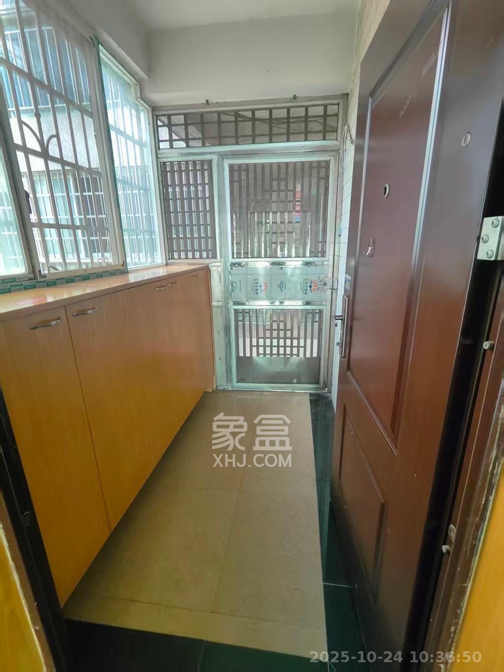 麓谷加州阳光  2室2厅1卫    2100.0元/月室内图