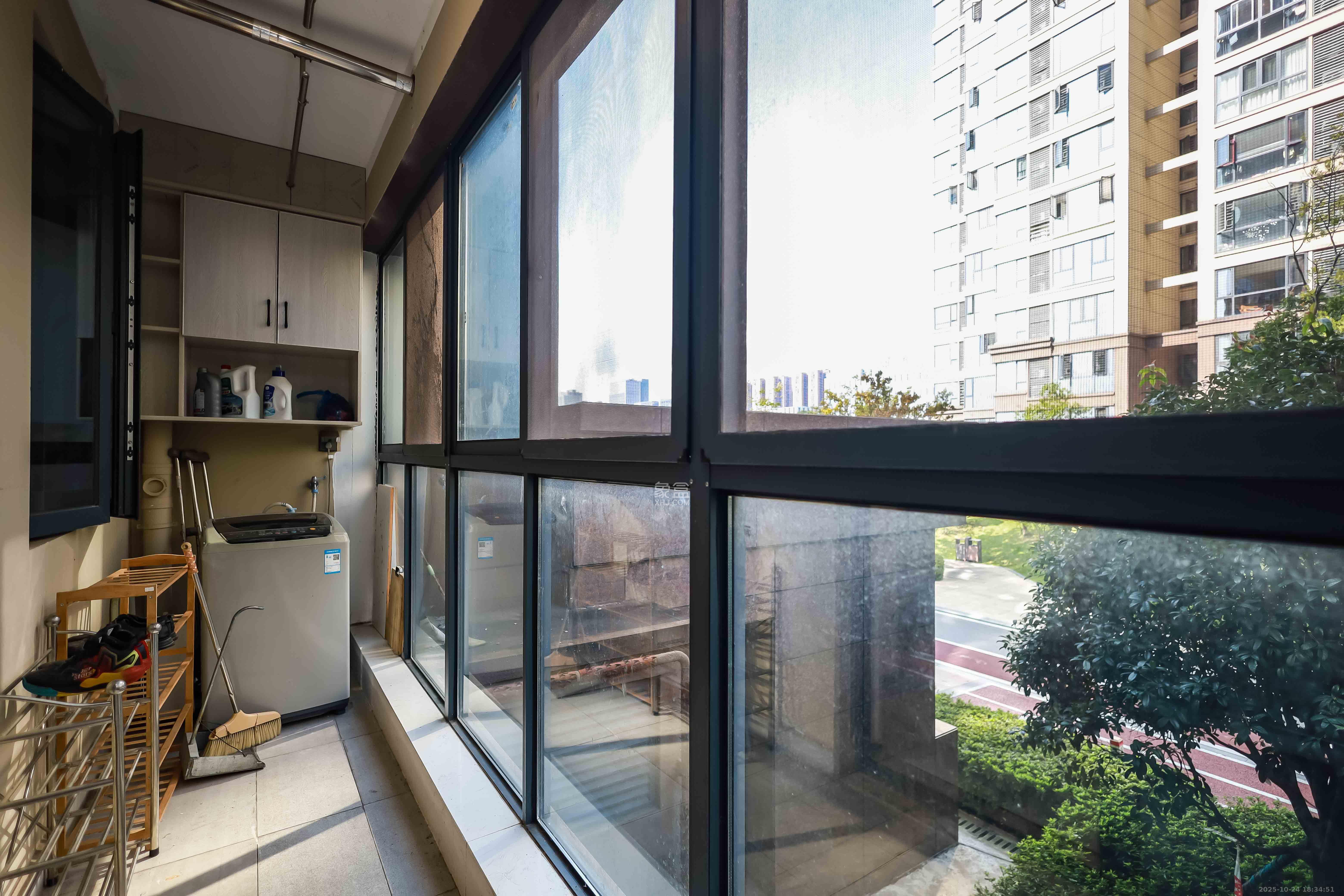 长房云西府一期  3室2厅2卫    102.0万阳台