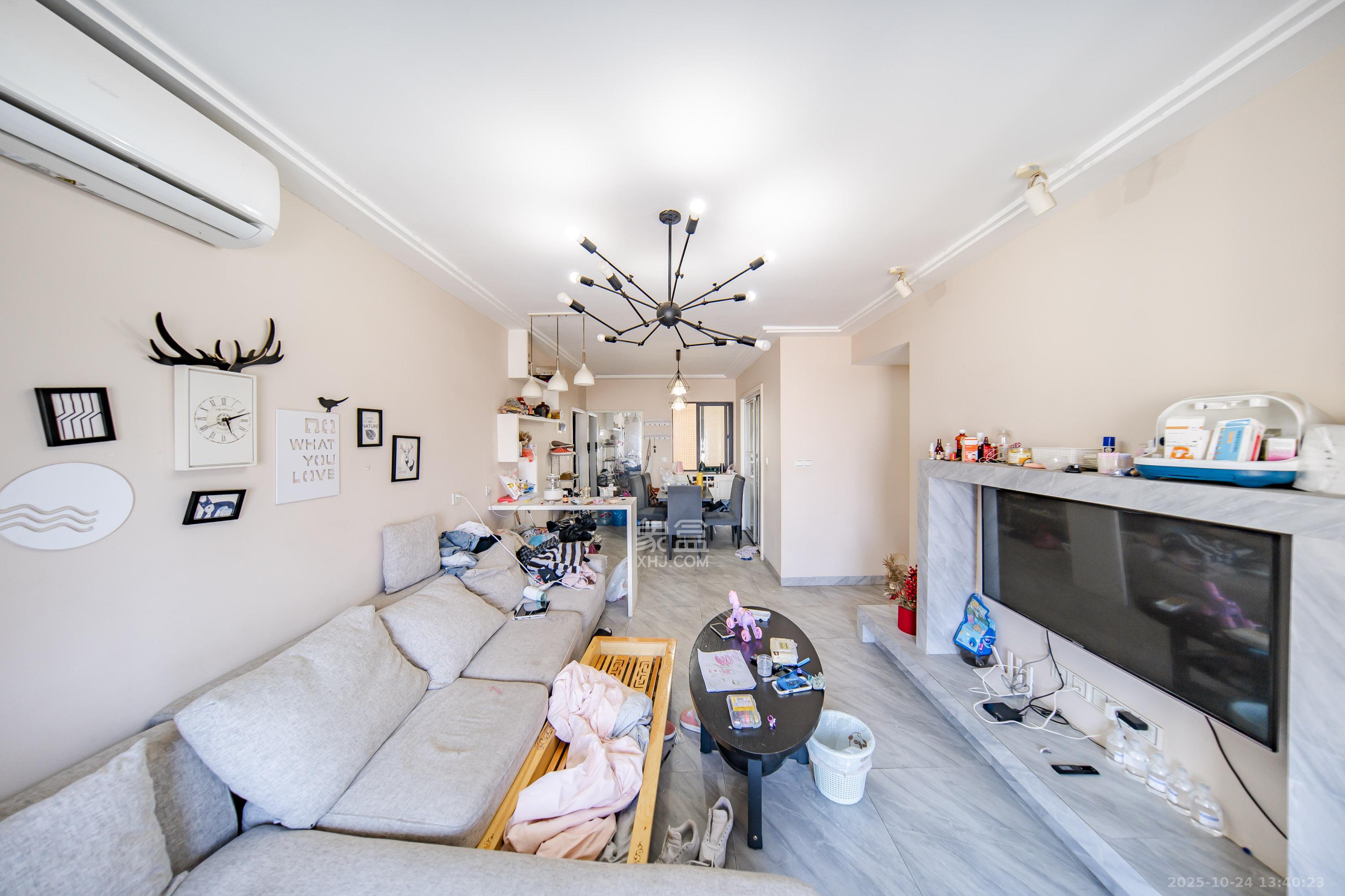 兰亭湾畔 3室2厅1卫 83.0万 兰亭湾畔 3室2厅1卫 83.0万客厅