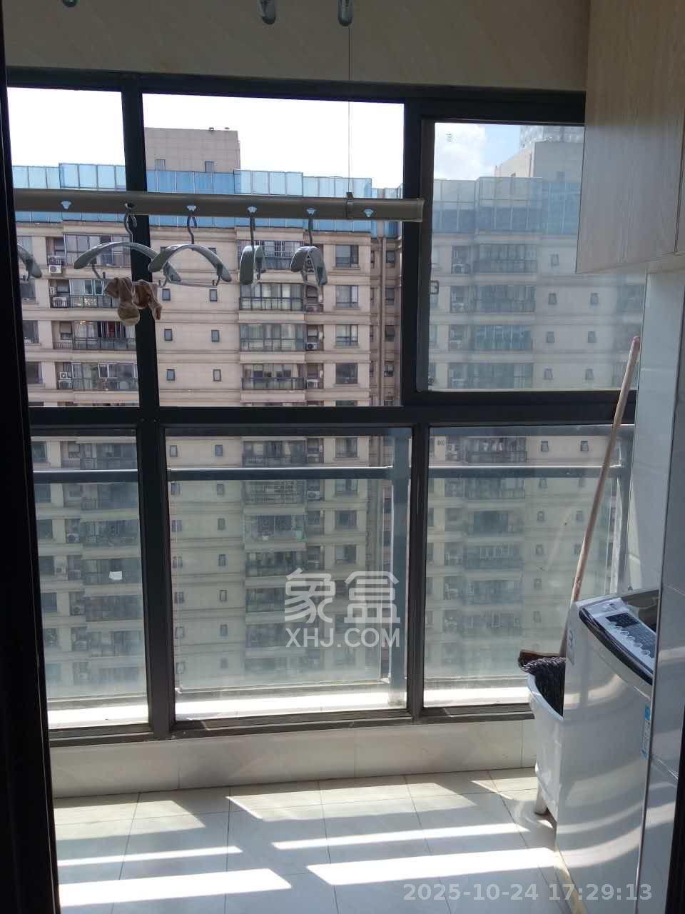 奥克斯广场  2室2厅1卫    2700.0元/月室内图