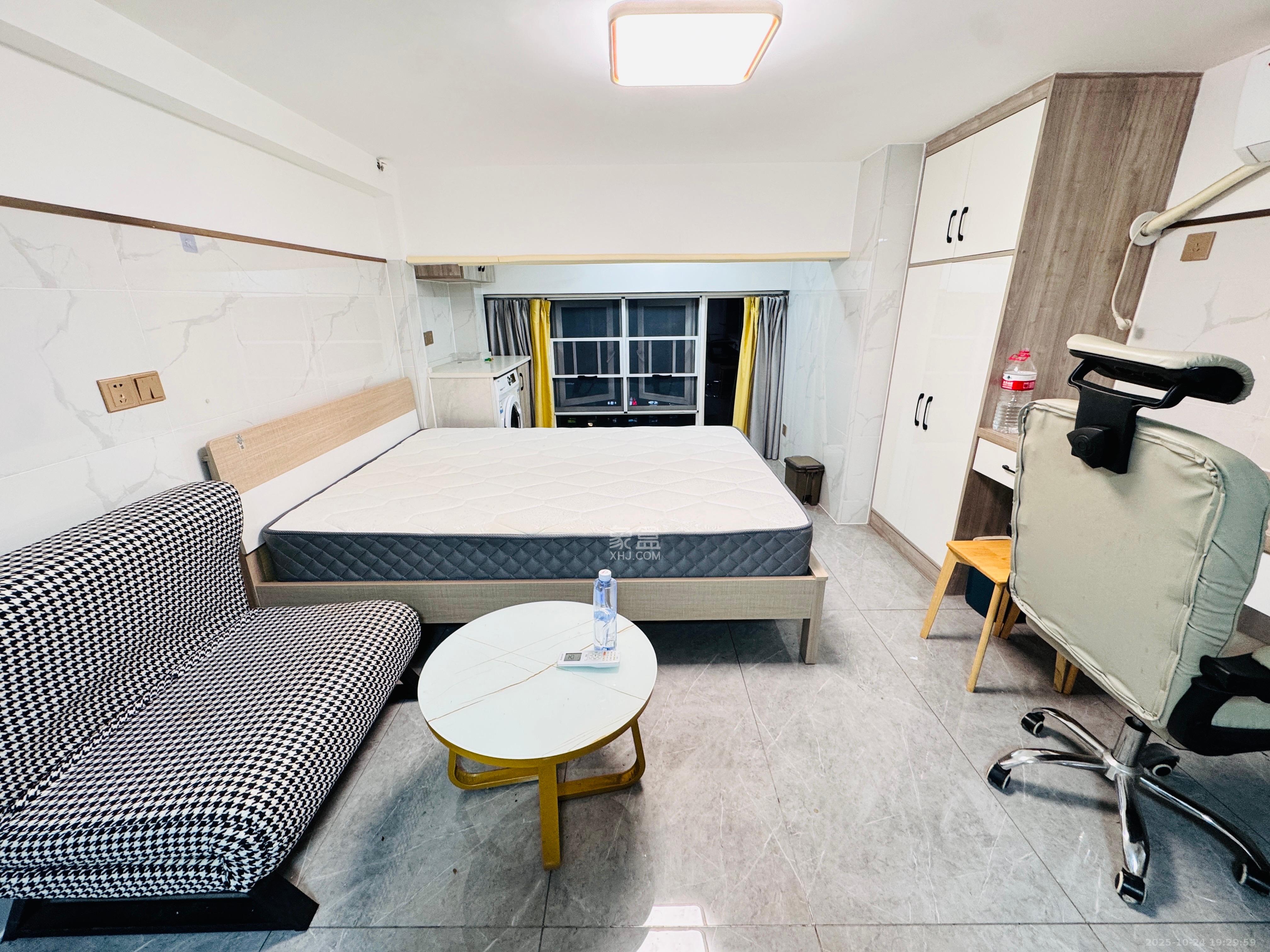 金地中交麓谷香颂(金地中交雅苑)  1室1厅1卫    1300.0元/月