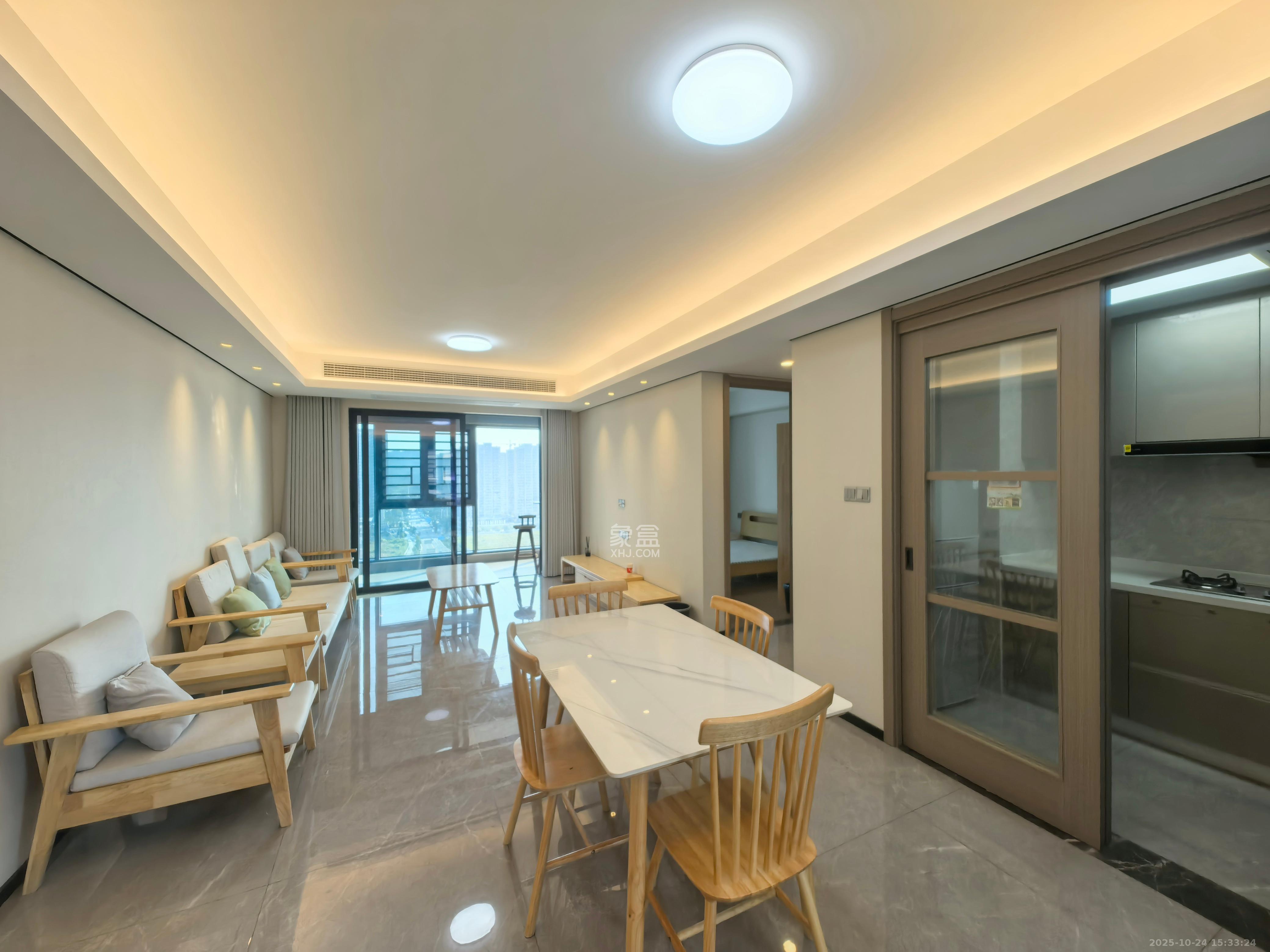 中海麓山境北区 4室2厅2卫 3000.0元/月 中海麓山境北区 4室2厅2卫 3000.0元/月室内图