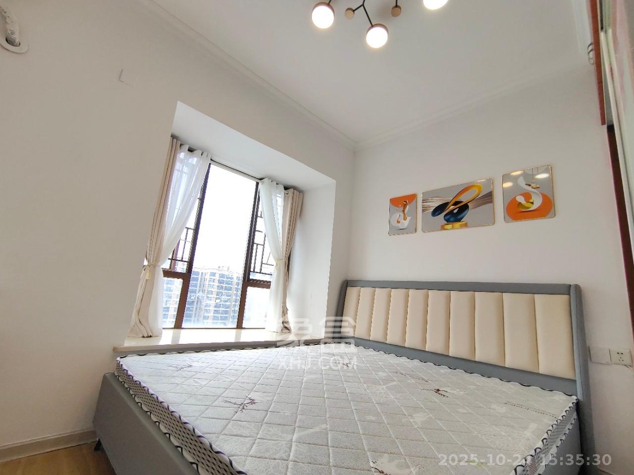 高信向日葵  3室2厅1卫    2800.0元/月 高信向日葵  3室2厅1卫    2800.0元/月室内图