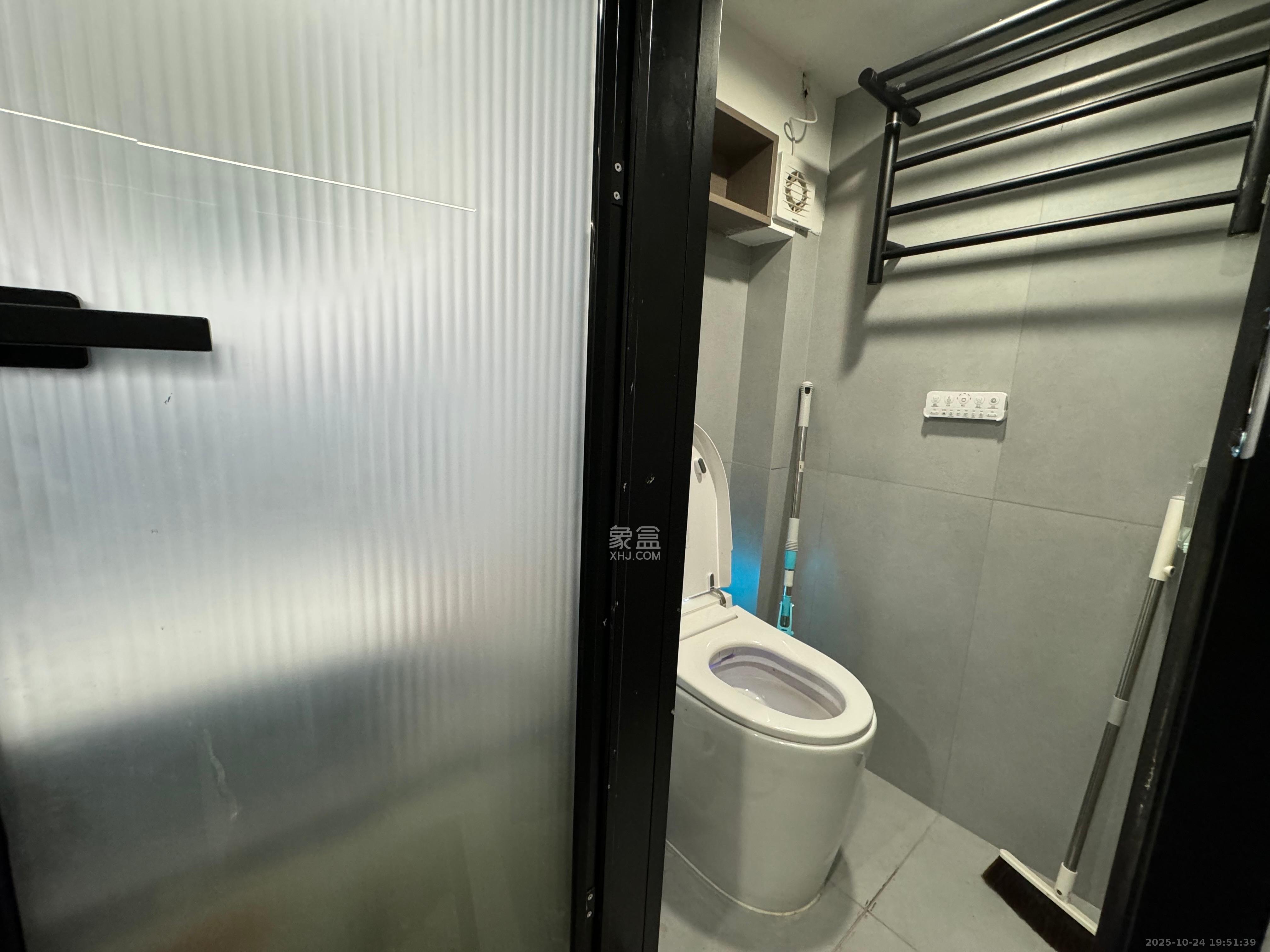 敬天广场  2室1厅1卫    3500.0元/月室内图