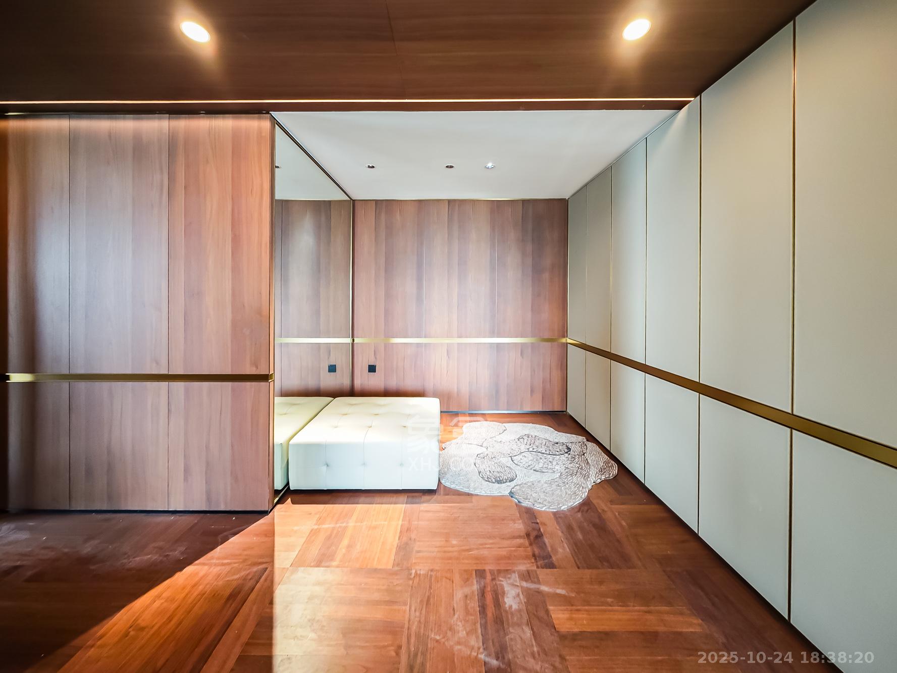 中欣楚天御府B区观澜  5室2厅3卫    1100.0万 中欣楚天御府B区观澜  5室2厅3卫    1100.0万其他