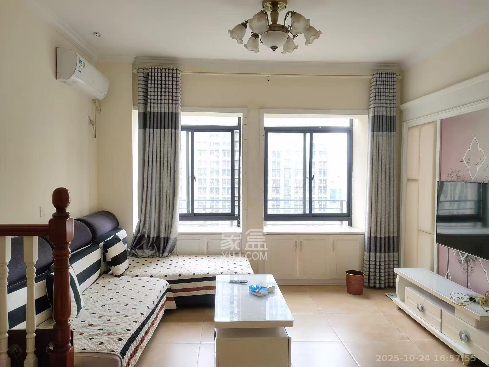 郡原广场  1室1厅2卫    2500.0元/月