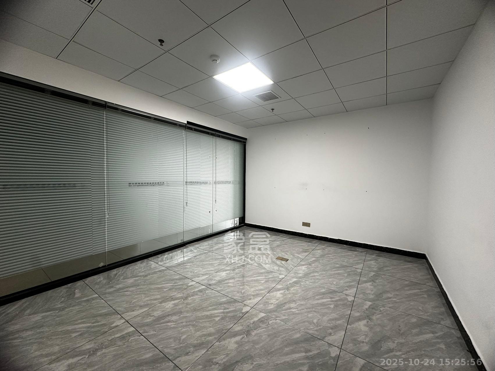 洋湖创富中心   175.0㎡      7000.0元/月室内图