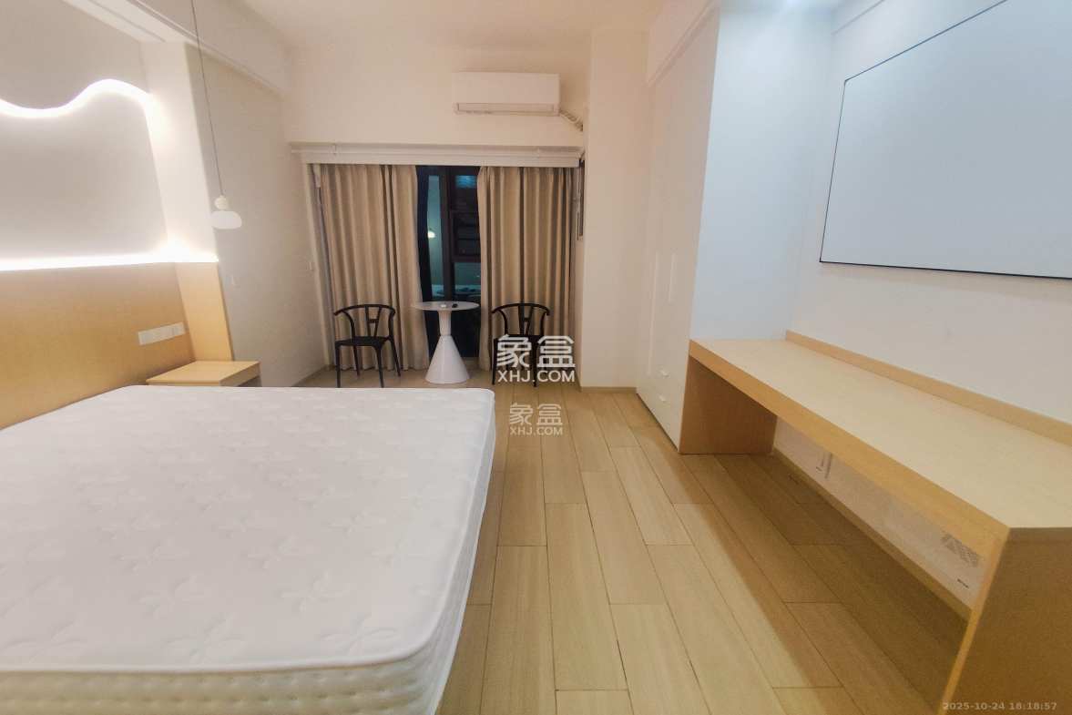 华润置地中心 1室1厅1卫 2300.0元/月 华润置地中心 1室1厅1卫 2300.0元/月室内图