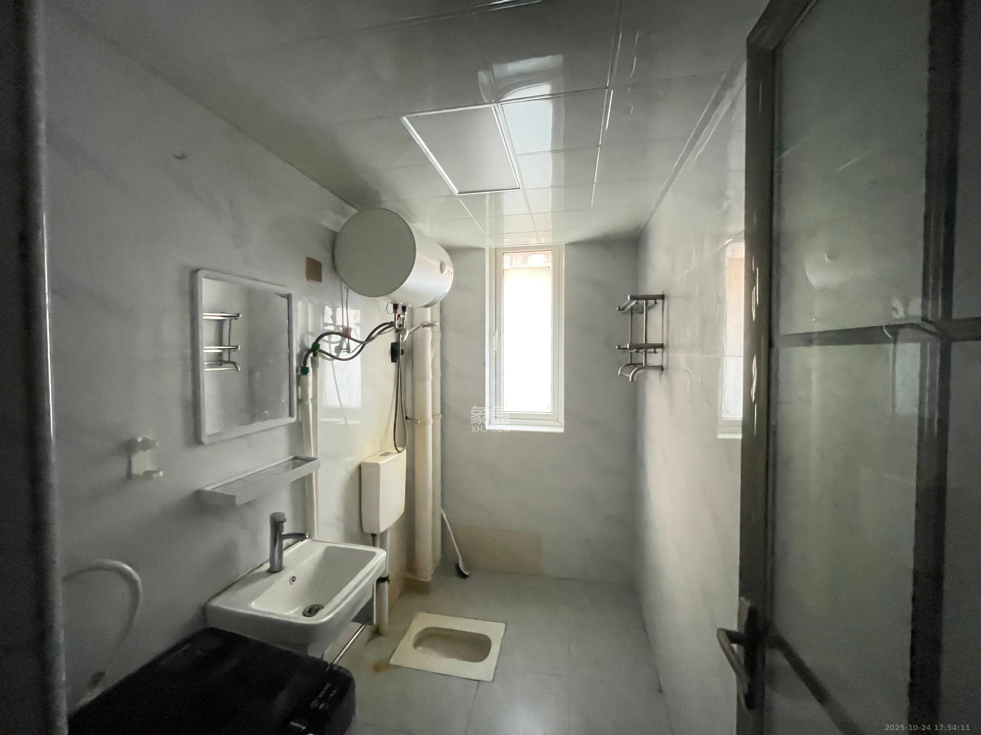 保利香槟国际  1室1厅1卫    900.0元/月室内图