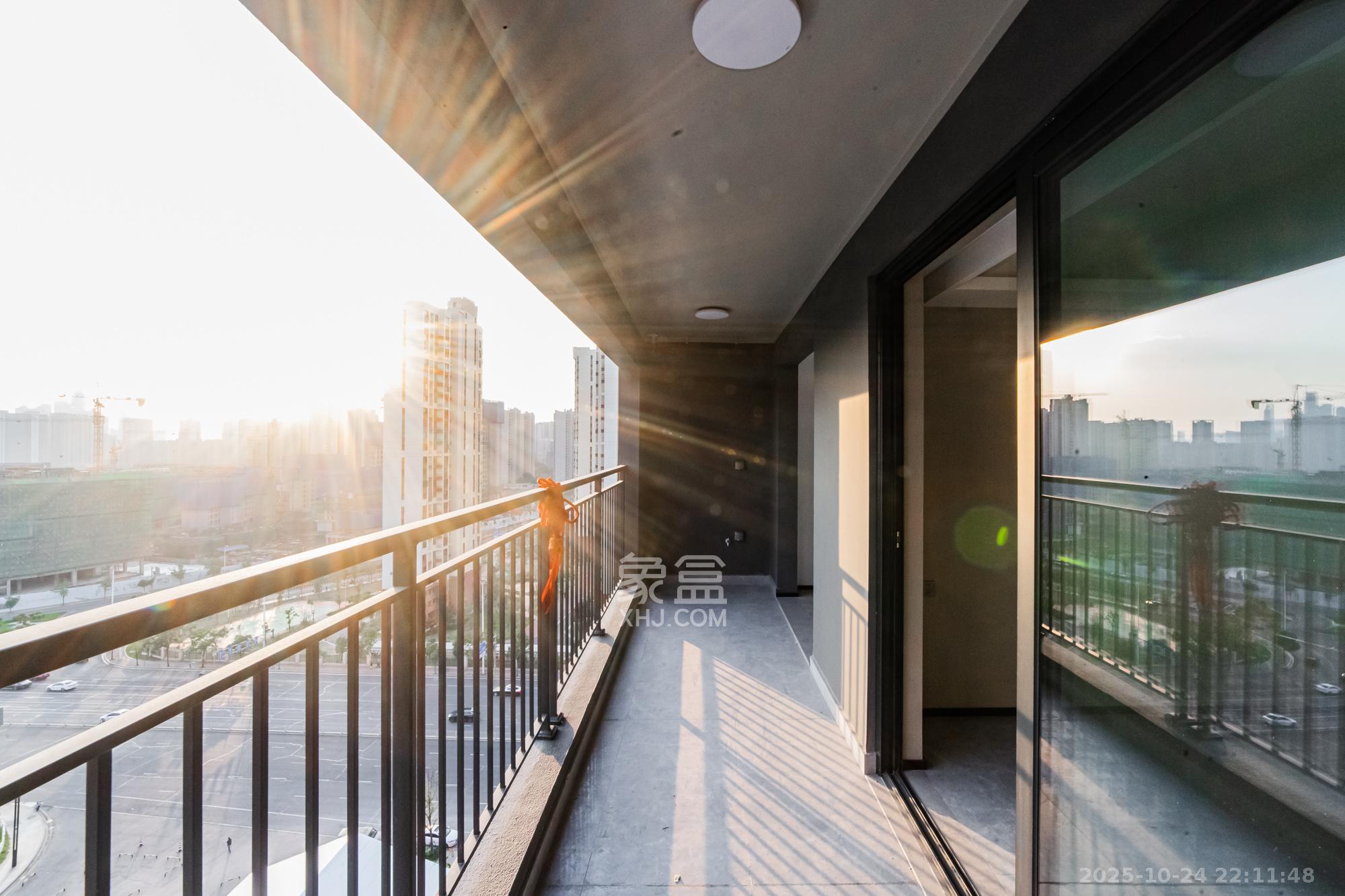 轨道万科璞悦湾  3室2厅2卫    158.0万 轨道万科璞悦湾  3室2厅2卫    158.0万阳台