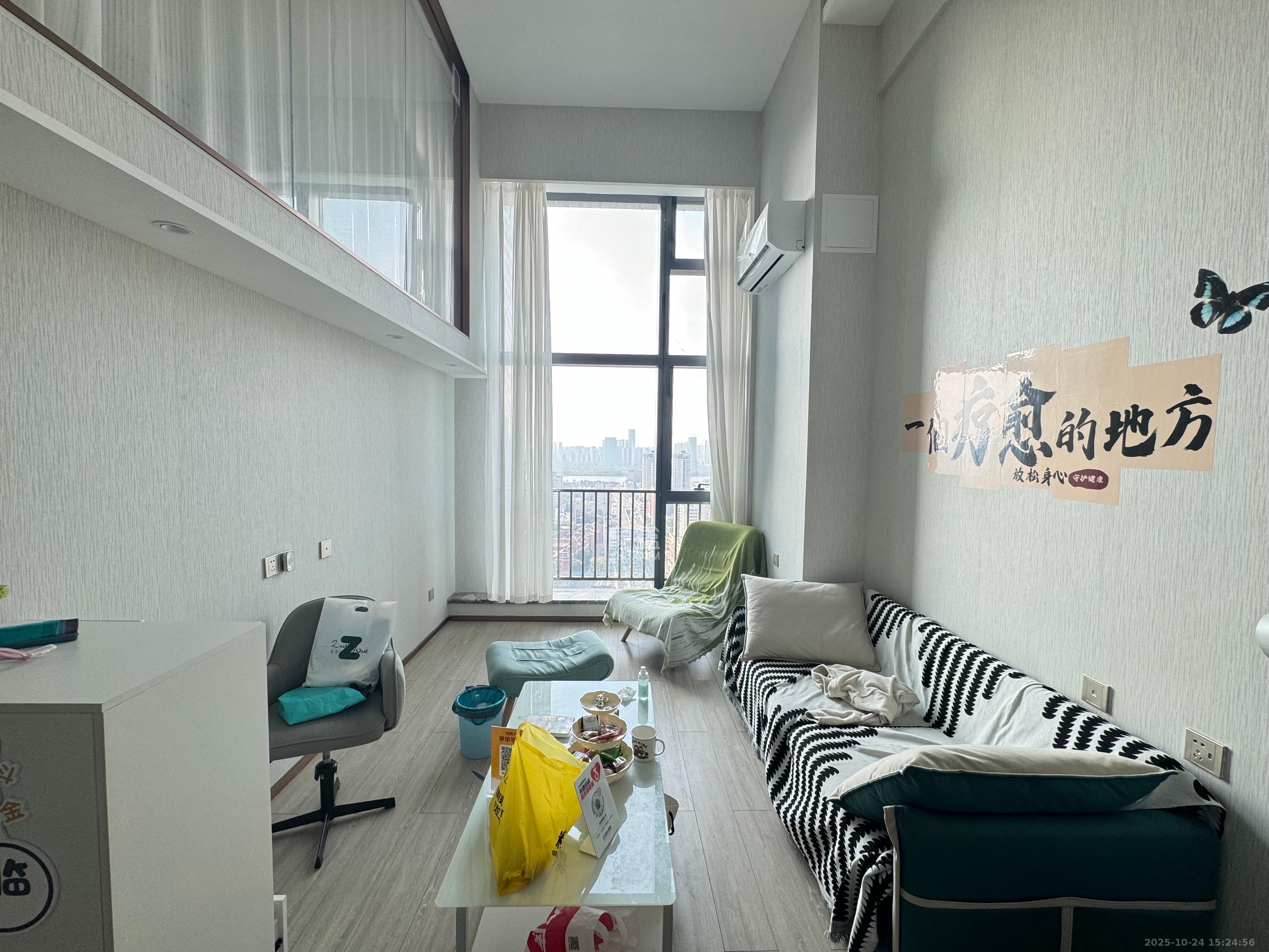 华远华时代  3室2厅2卫    3360.0元/月