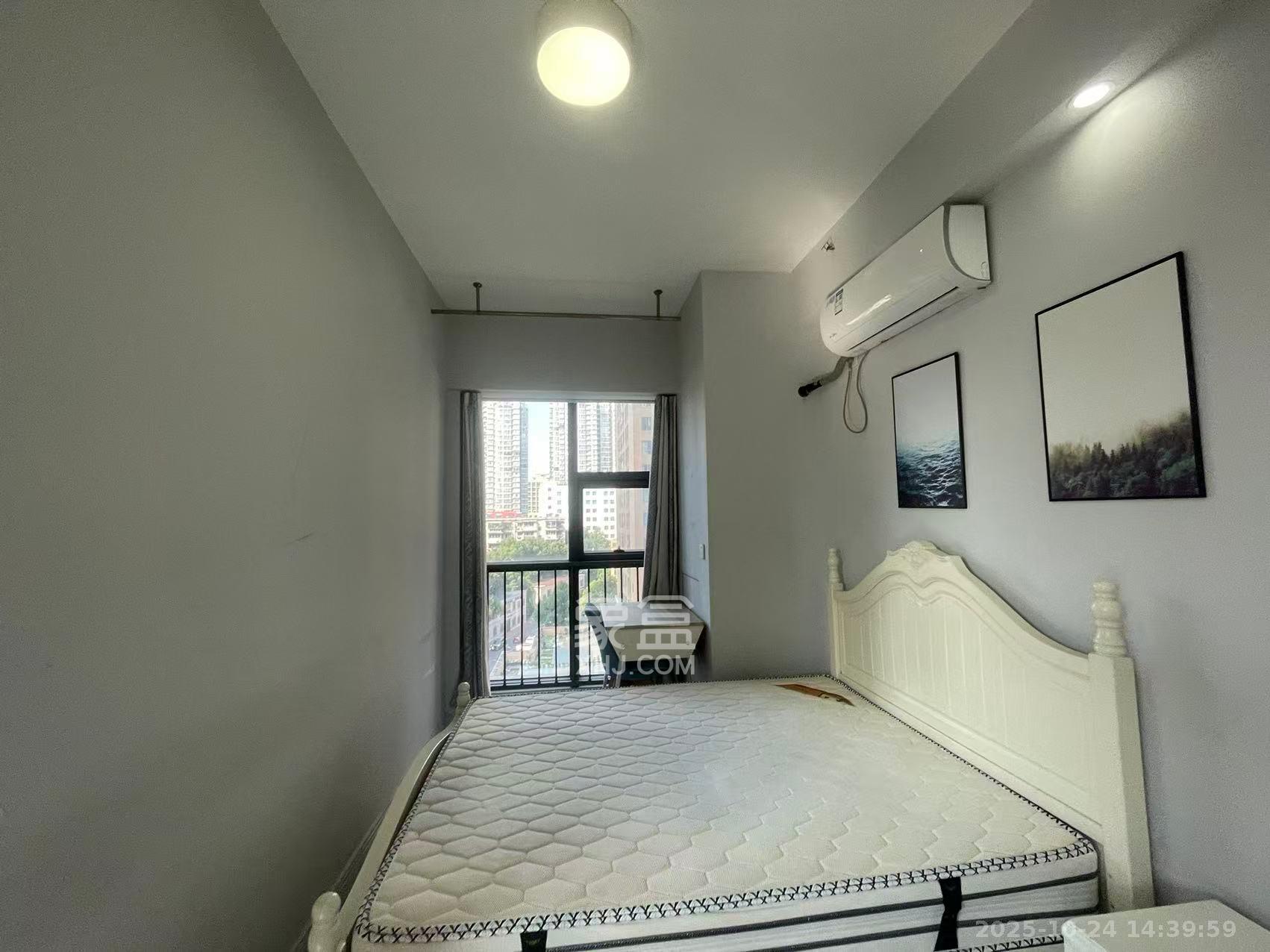 第六都（陆都小区）  1室1厅1卫    2000.0元/月室内图