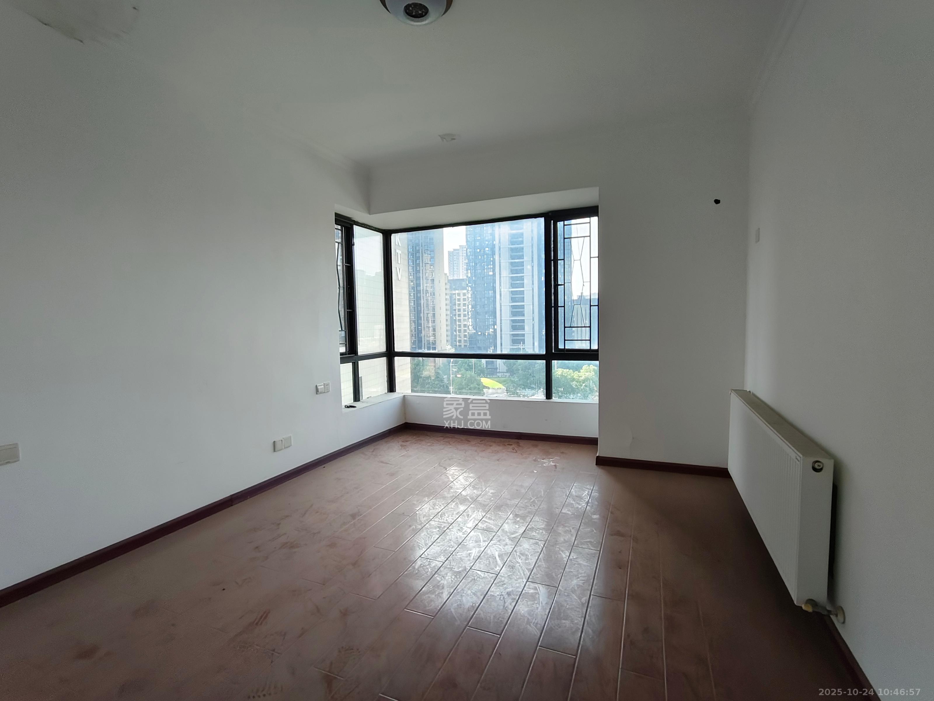 辉煌国际城一期  3室2厅2卫    2800.0元/月 辉煌国际城一期  3室2厅2卫    2800.0元/月室内图