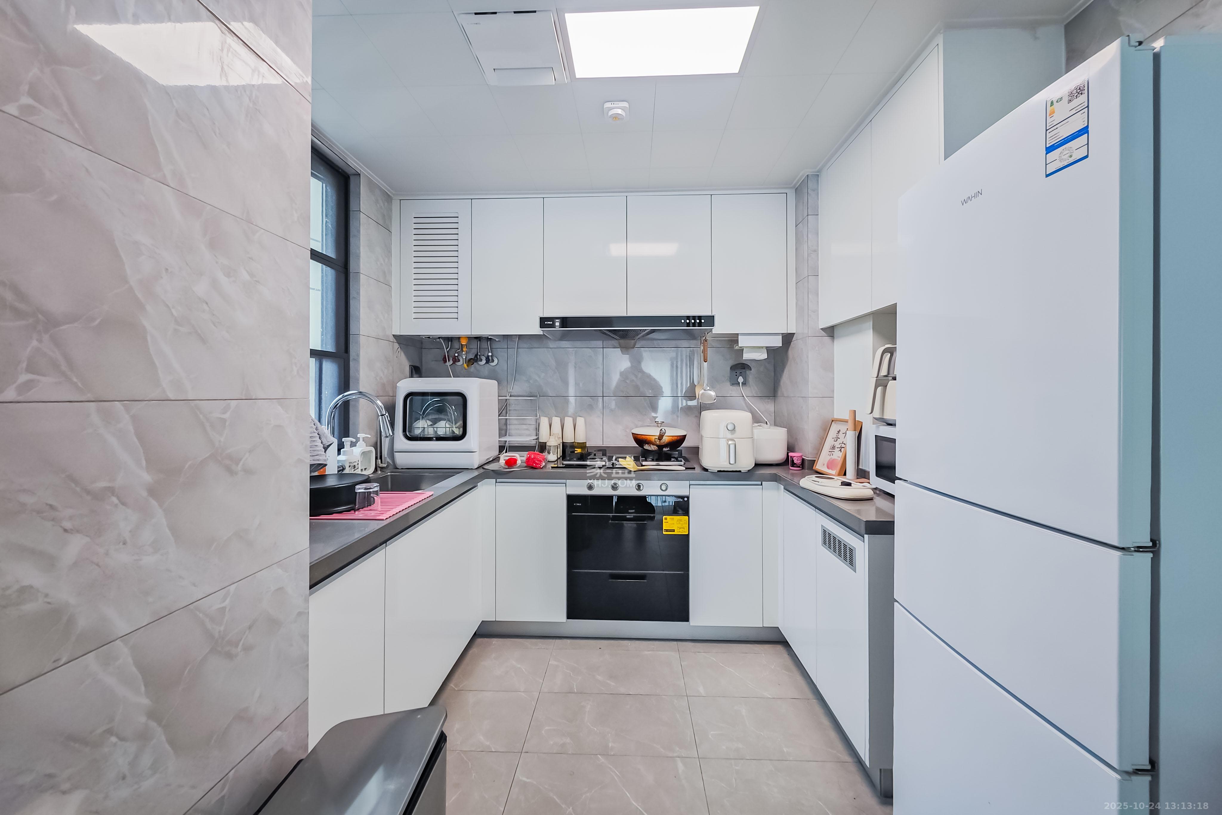 金茂越秀雨花金茂智慧科学城  4室2厅2卫    138.0万厨房