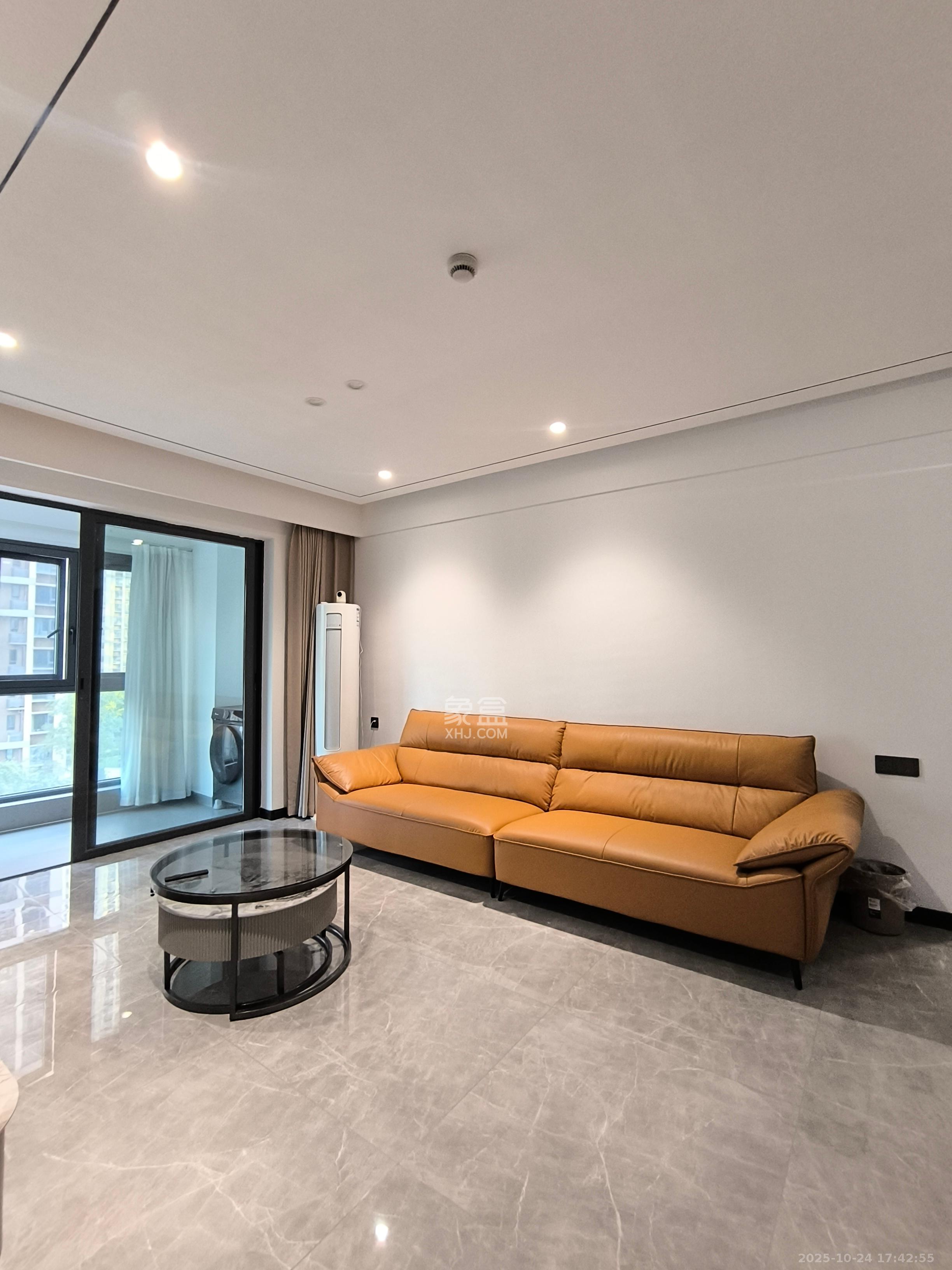 卓越中寰  3室2厅2卫    4500.0元/月室内图