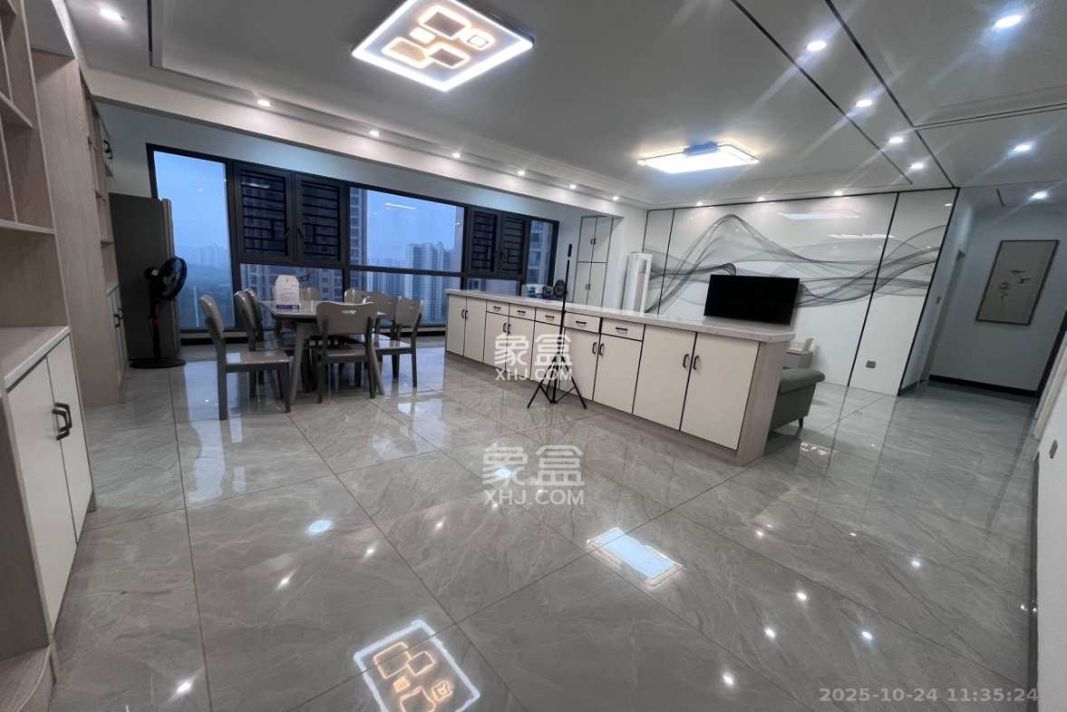 山水梅溪雅郡  4室2厅2卫    3200.0元/月 山水梅溪雅郡  4室2厅2卫    3200.0元/月室内图