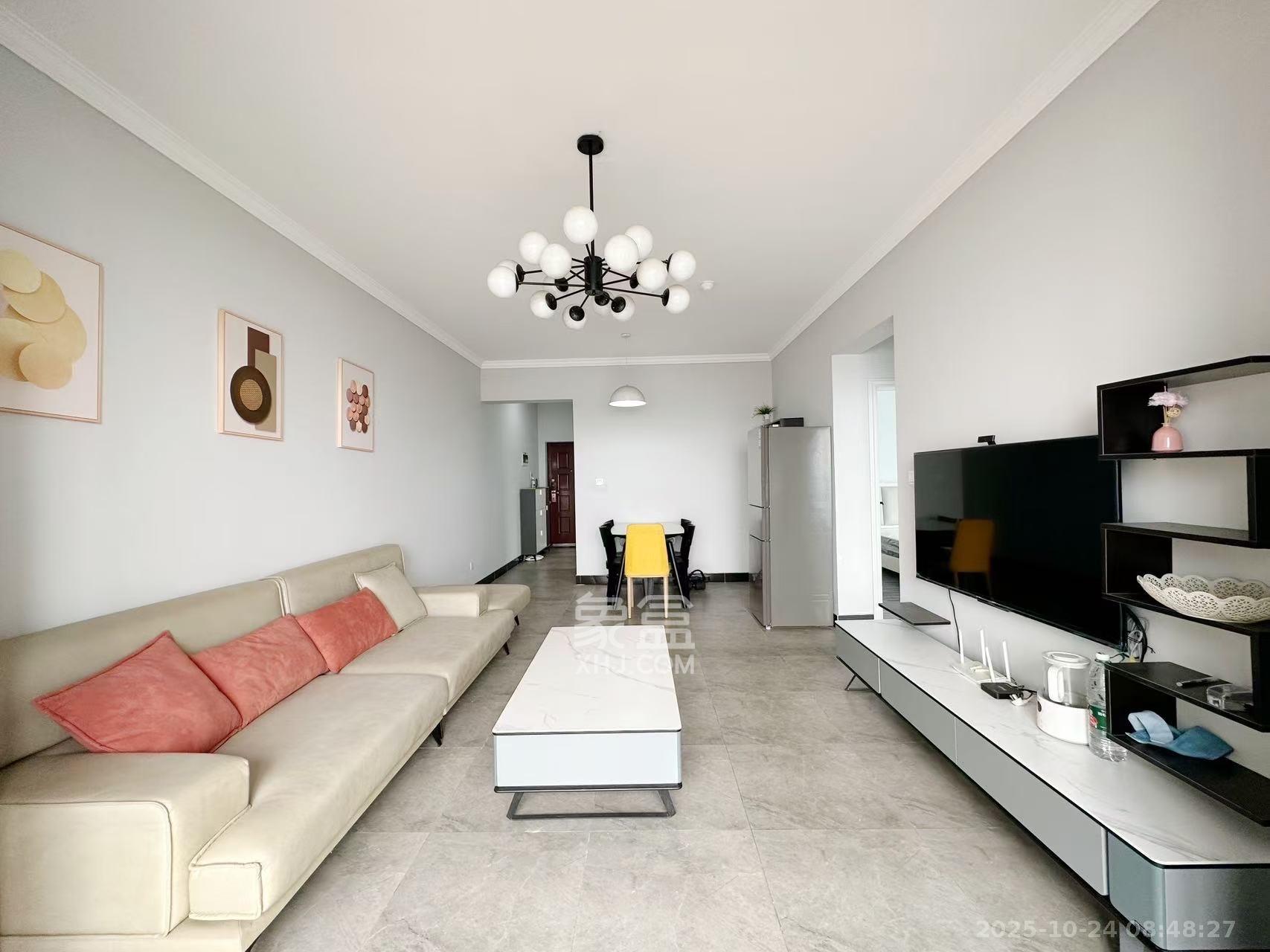 国泰九龙湾 3室2厅1卫 2100.0元/月 国泰九龙湾 3室2厅1卫 2100.0元/月室内图